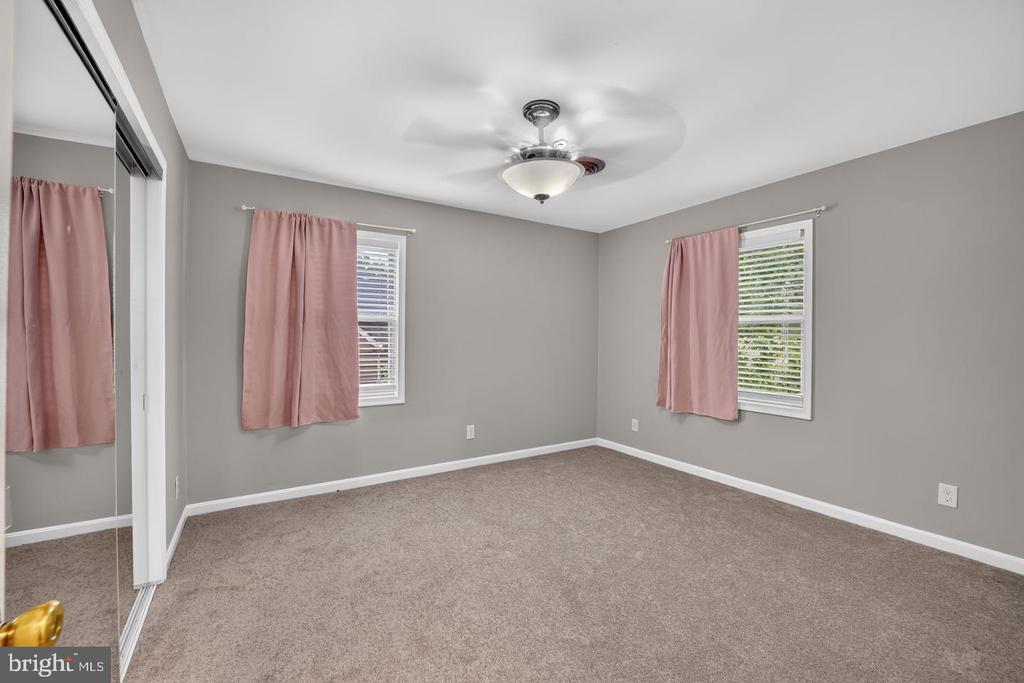 2637 N GREENBRIER STREET