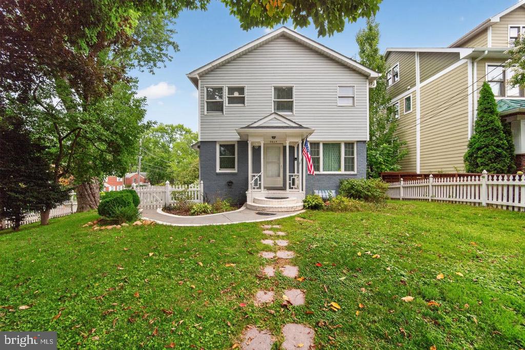 2637 N GREENBRIER STREET