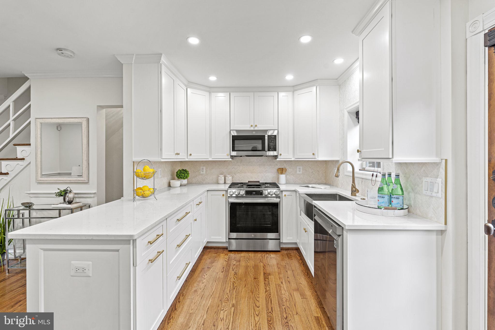 305 MOUNT VERNON AVENUE