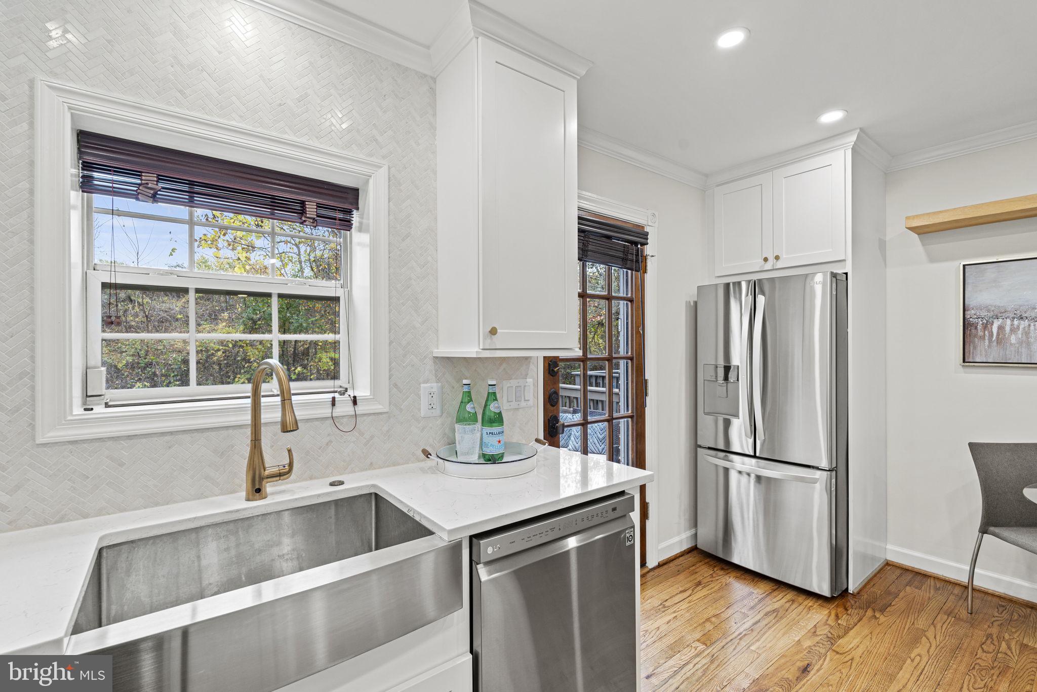 305 MOUNT VERNON AVENUE
