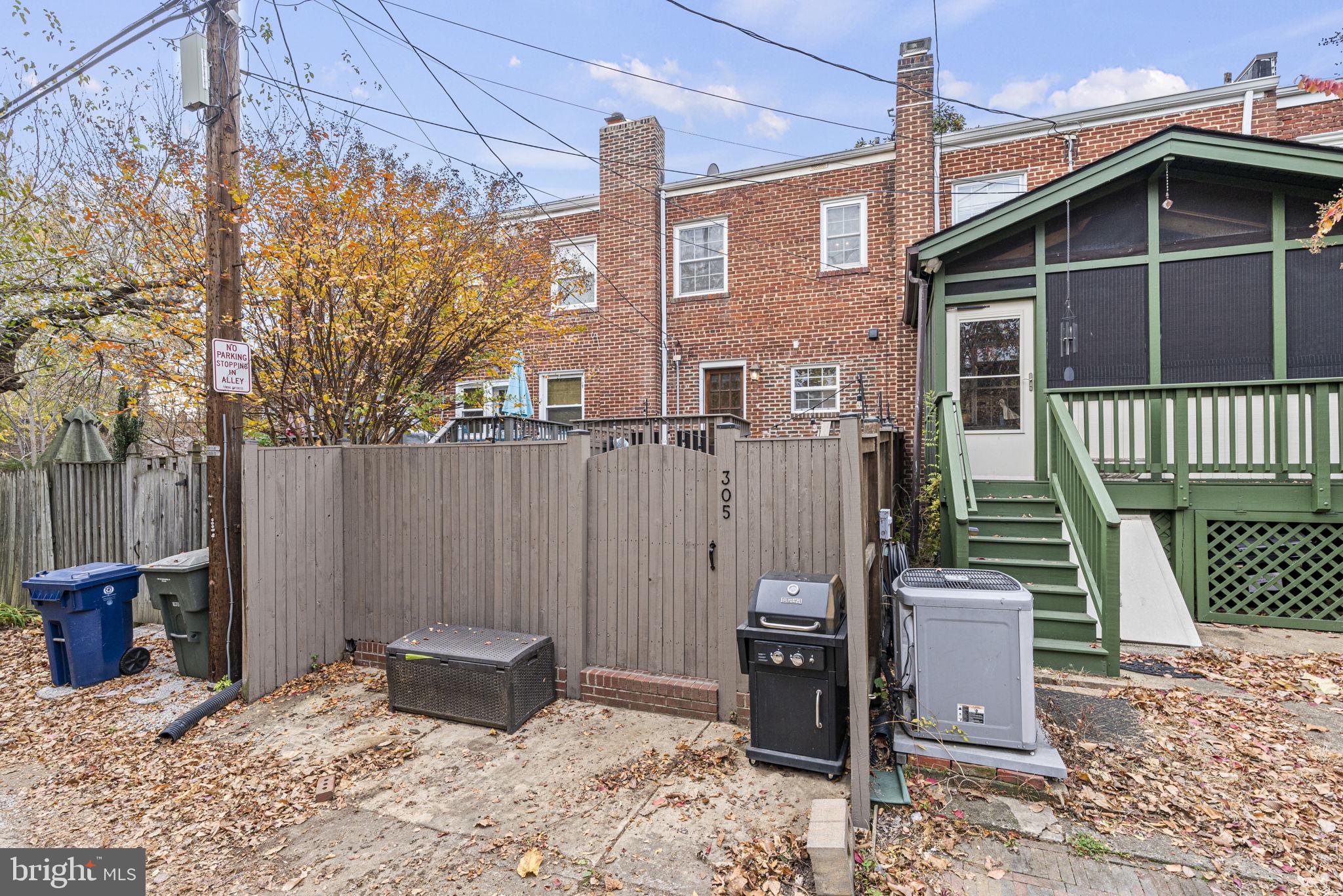 305 MOUNT VERNON AVENUE