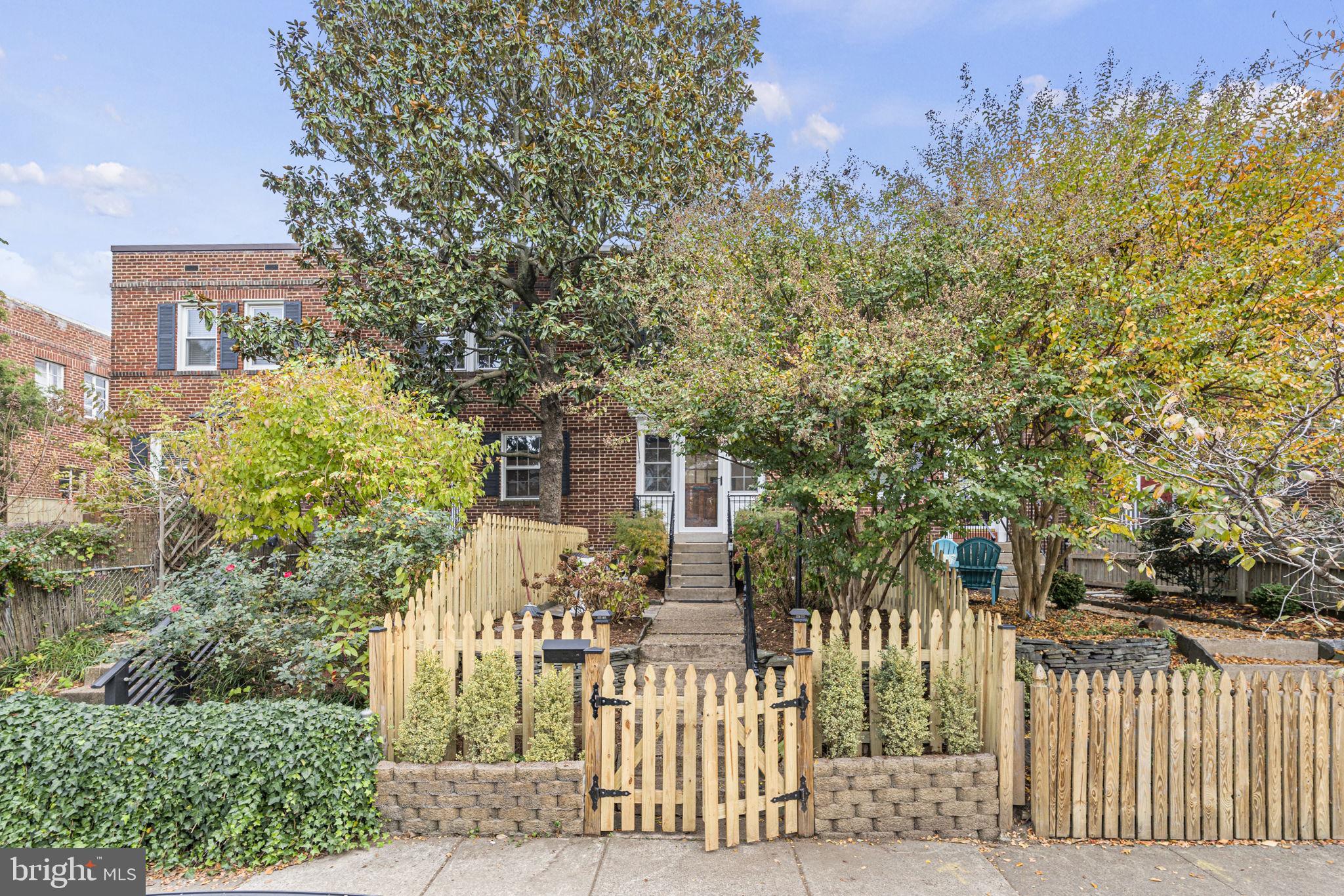 305 MOUNT VERNON AVENUE
