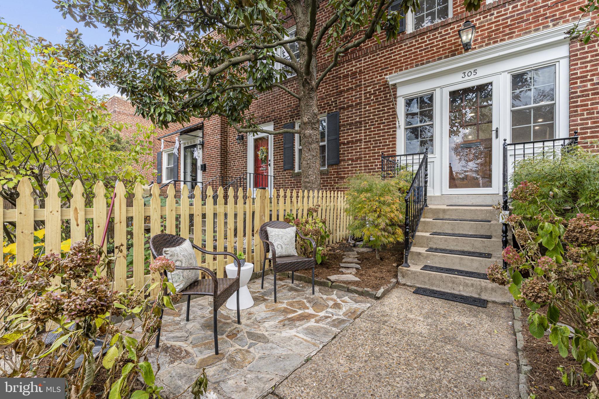 305 MOUNT VERNON AVENUE