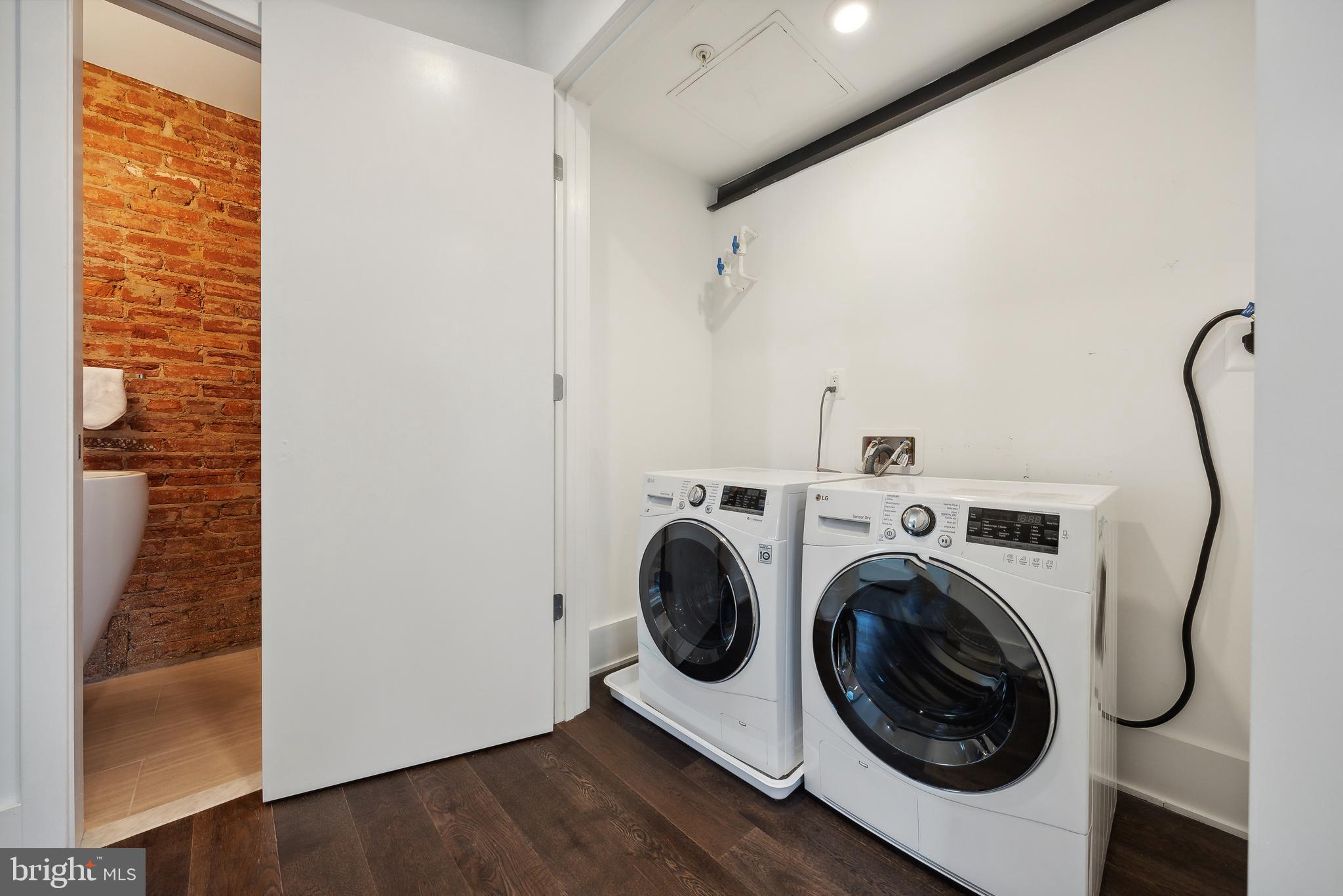 515 N WASHINGTON STREET 401