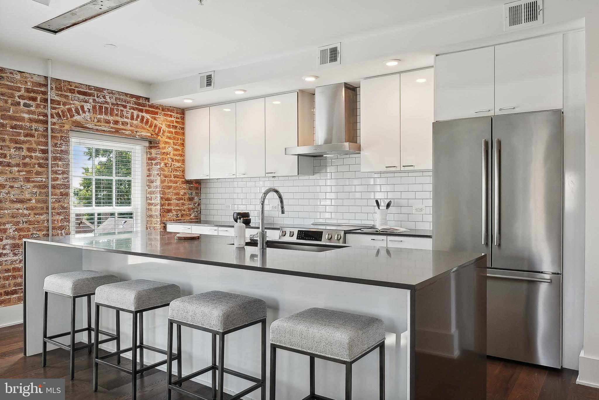 515 N WASHINGTON STREET 401