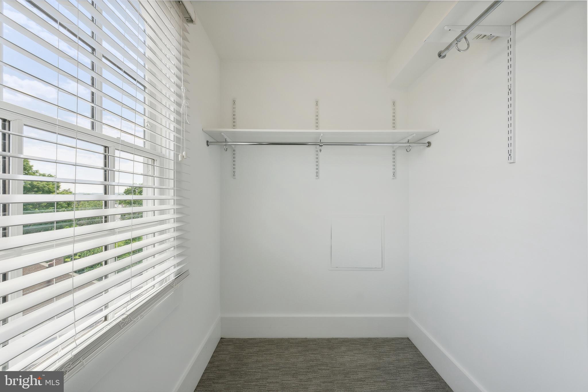 515 N WASHINGTON STREET 401