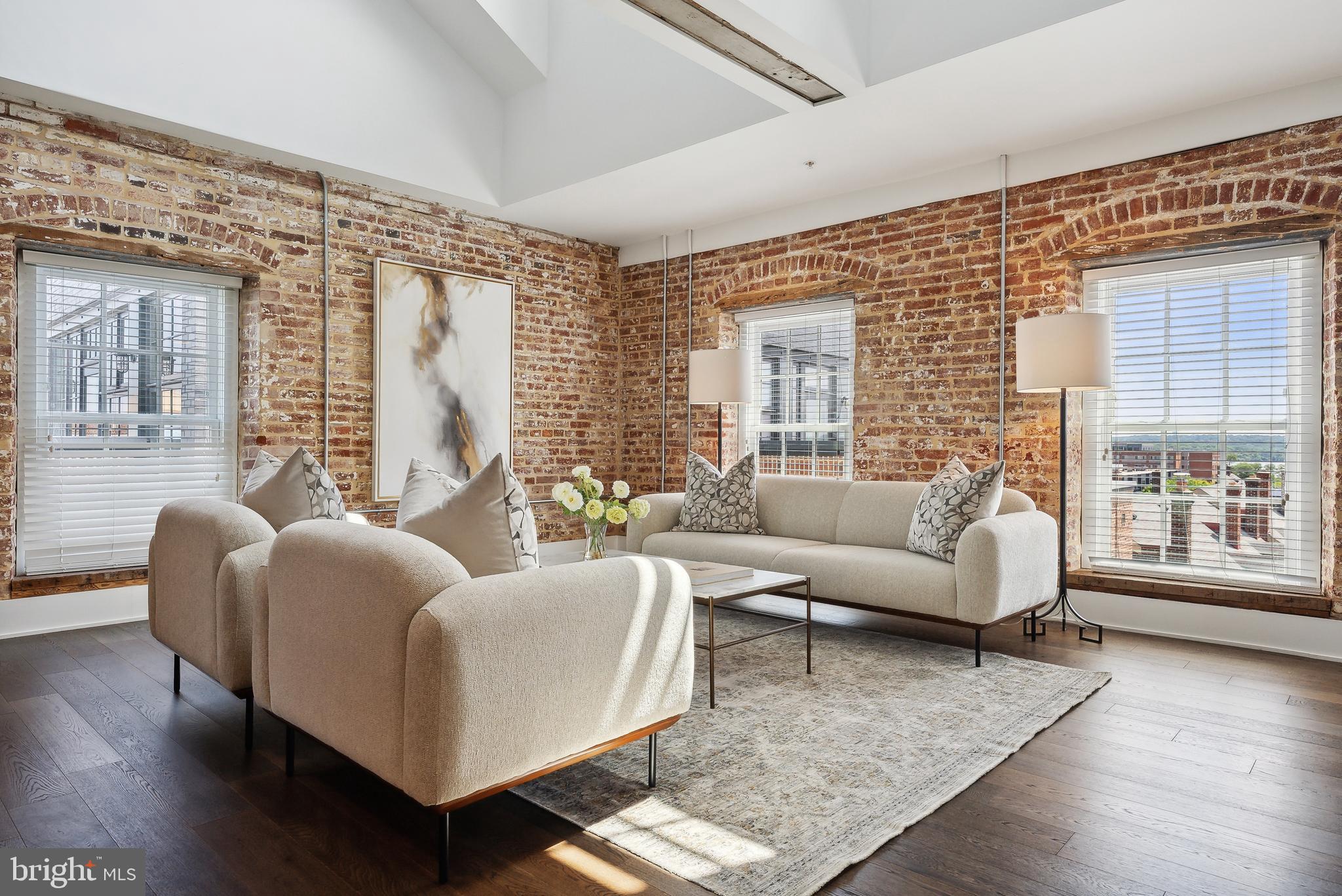 515 N WASHINGTON STREET 401