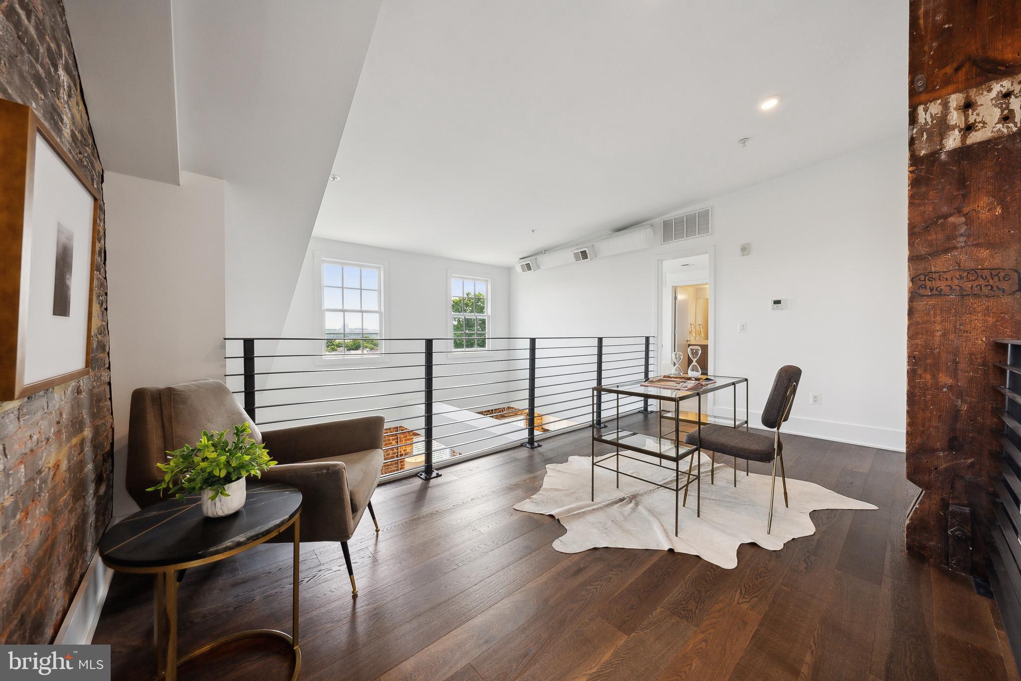 515 N WASHINGTON STREET 401