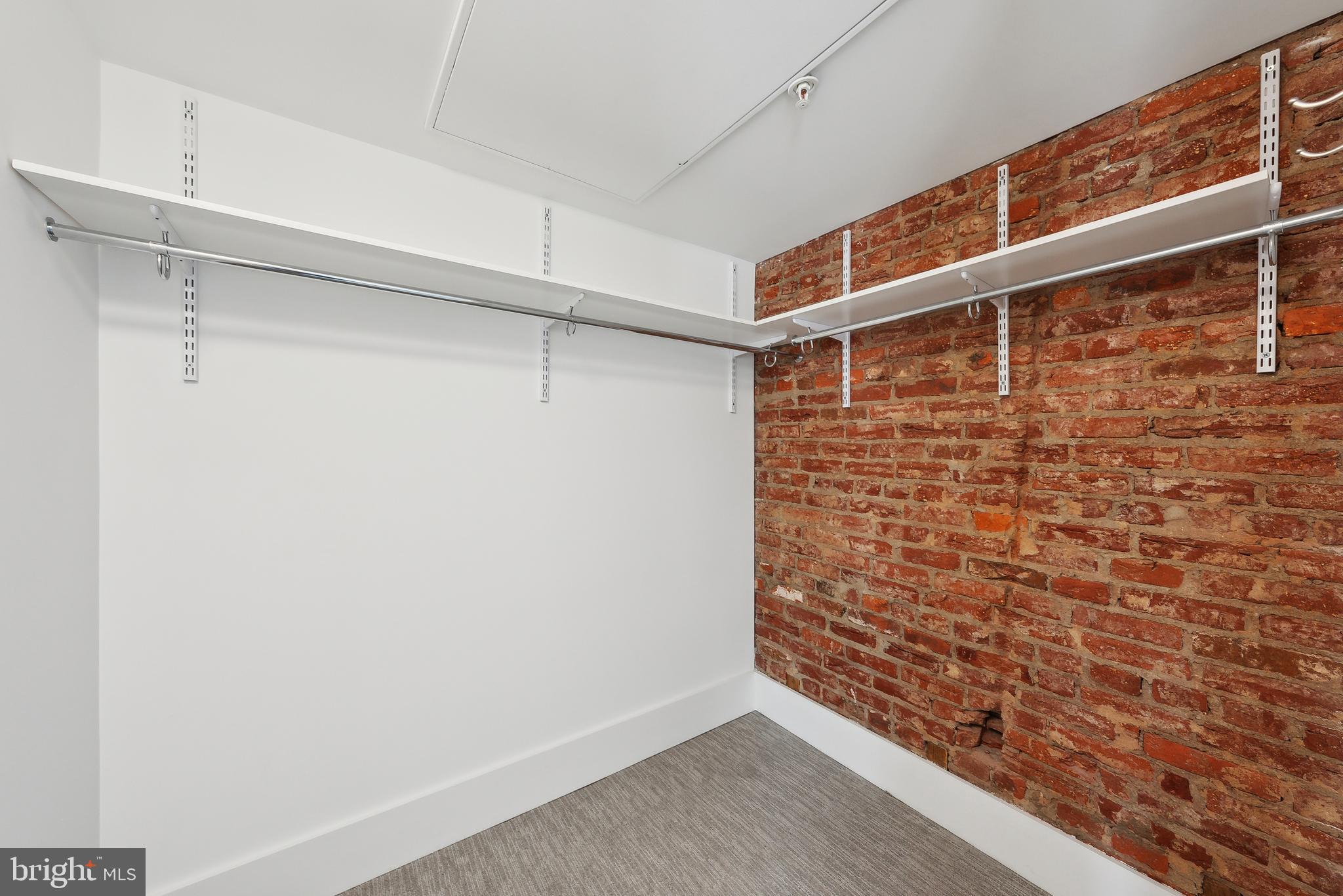 515 N WASHINGTON STREET 401