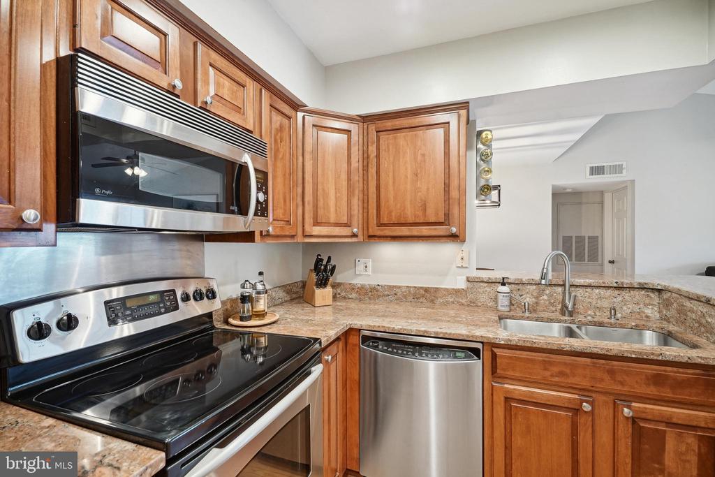 3310 WYNDHAM CIRCLE 315