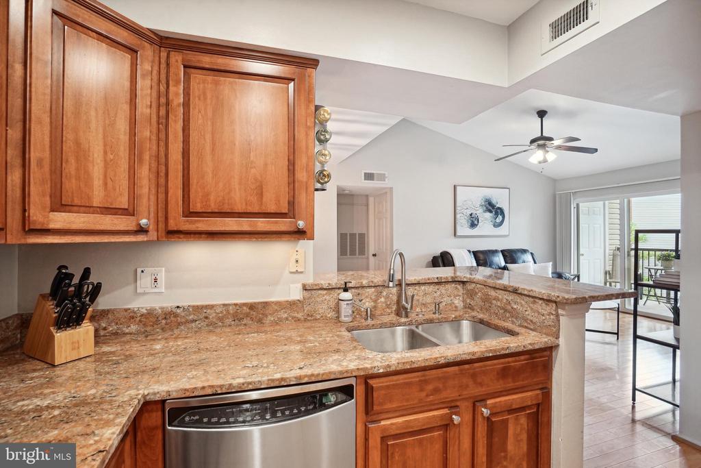 3310 WYNDHAM CIRCLE 315