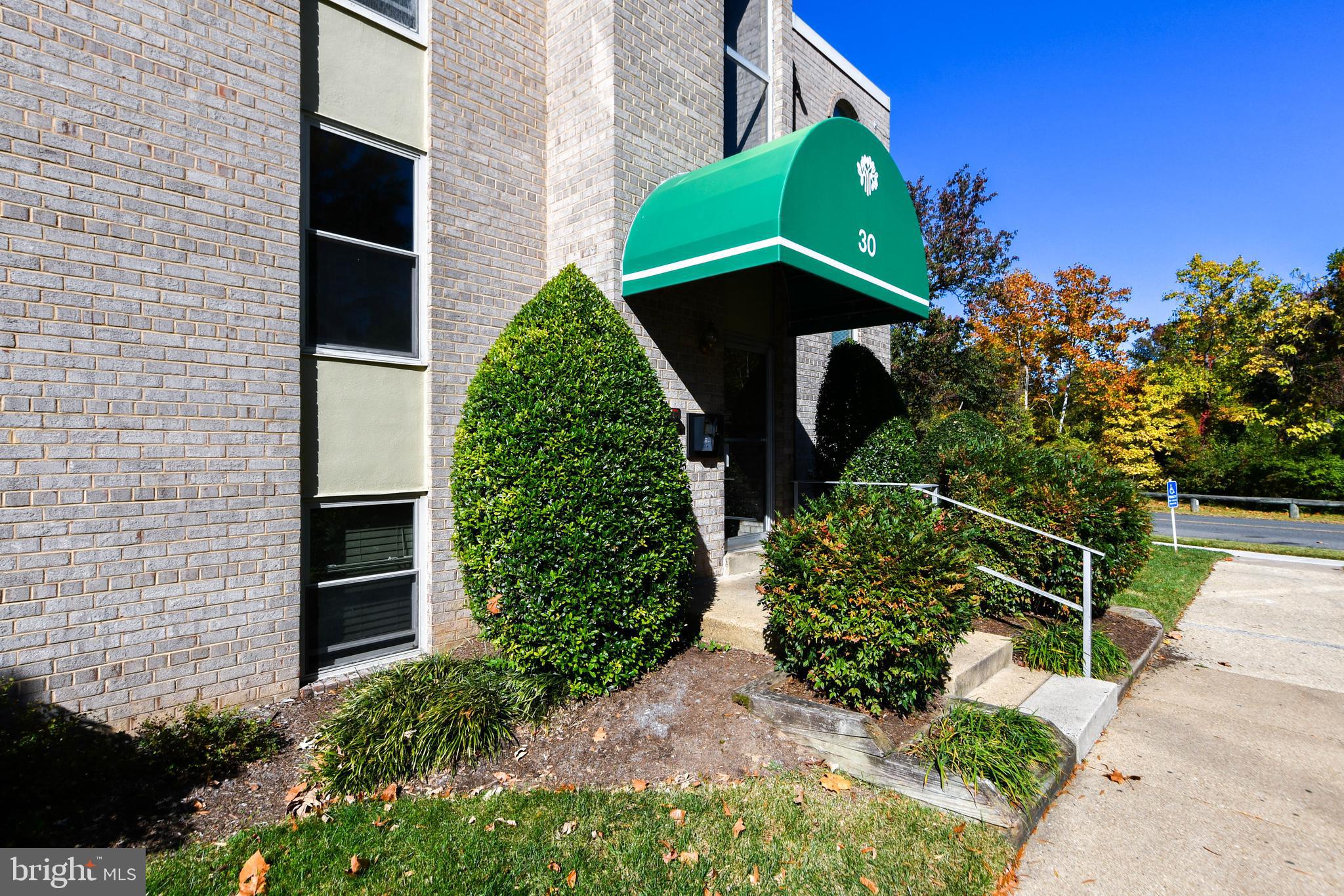 30 CANTERBURY SQUARE 202