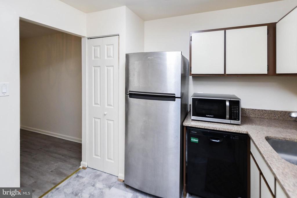 30 CANTERBURY SQUARE 202