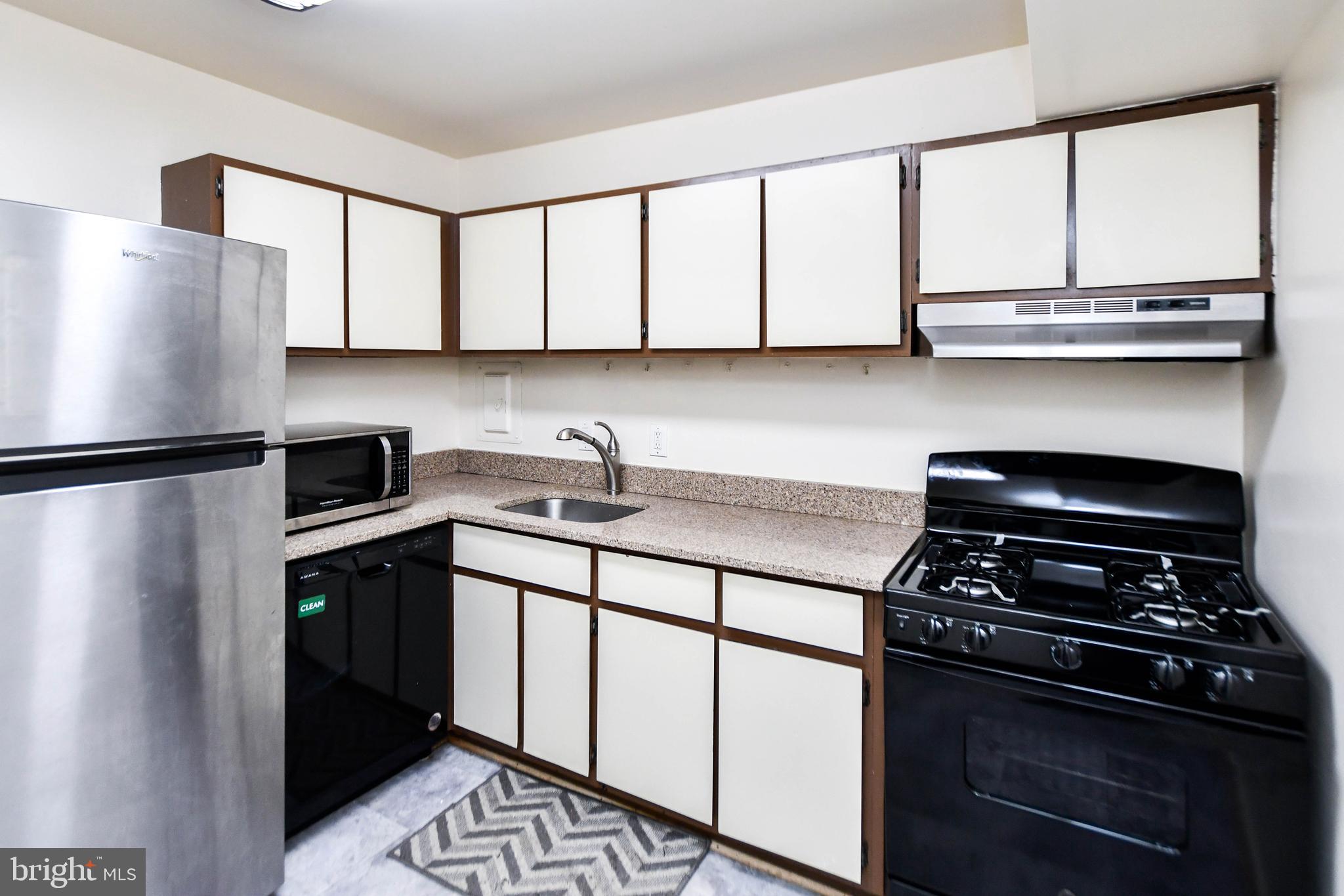 30 CANTERBURY SQUARE 202