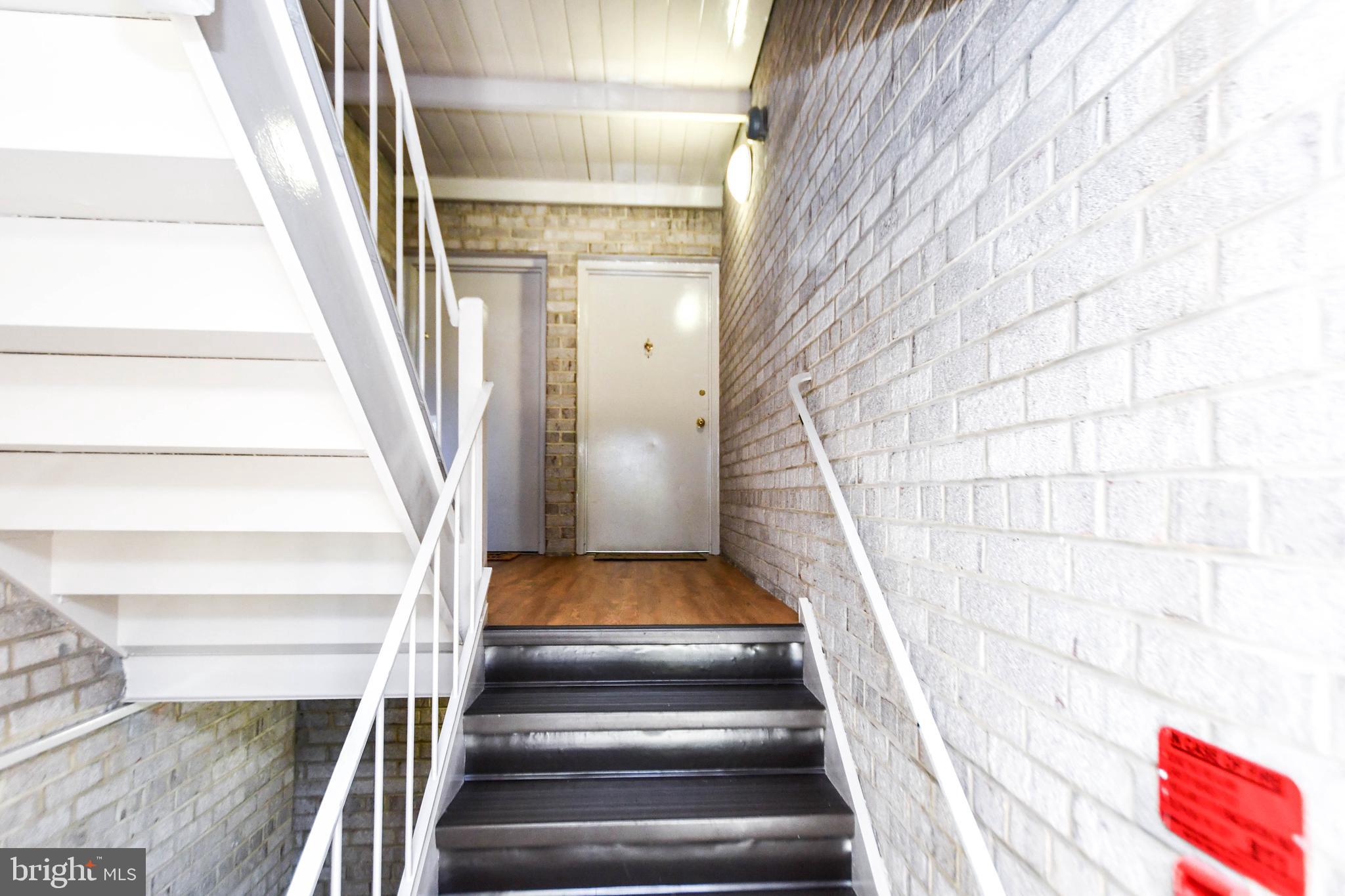 30 CANTERBURY SQUARE 202