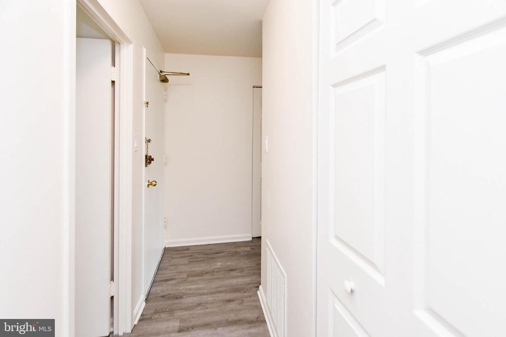 30 CANTERBURY SQUARE 202