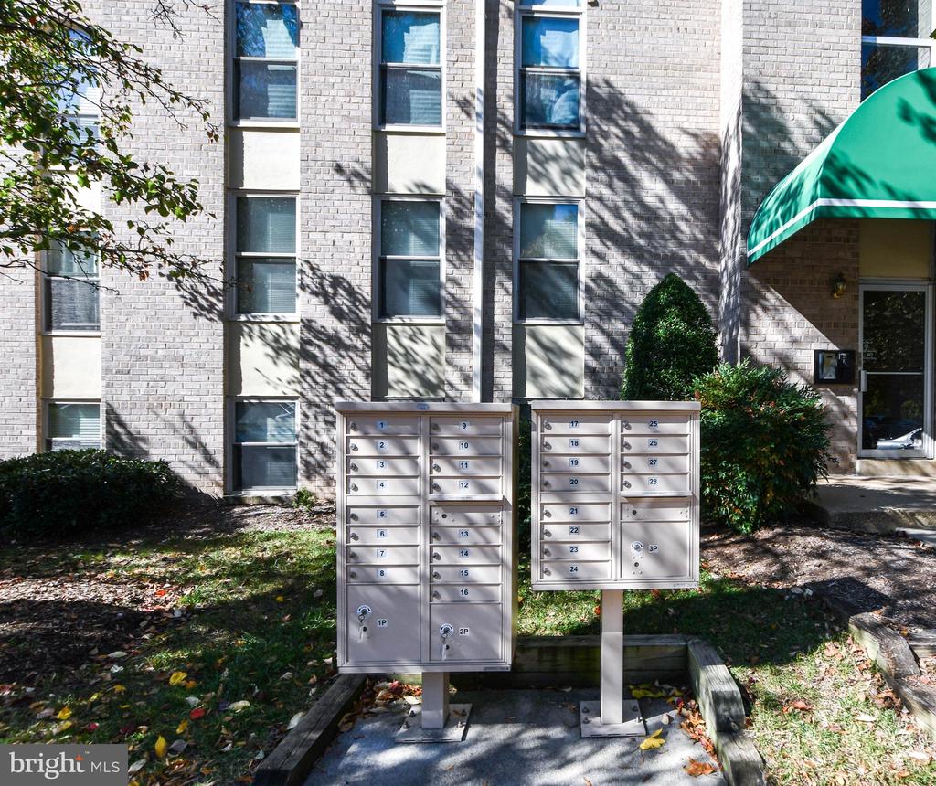 30 CANTERBURY SQUARE 202