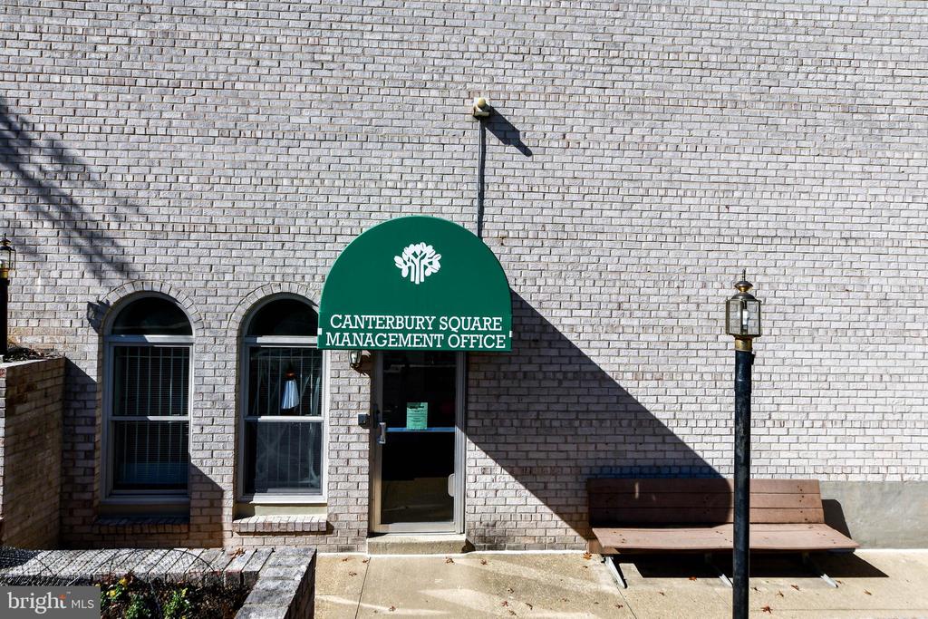 30 CANTERBURY SQUARE 202