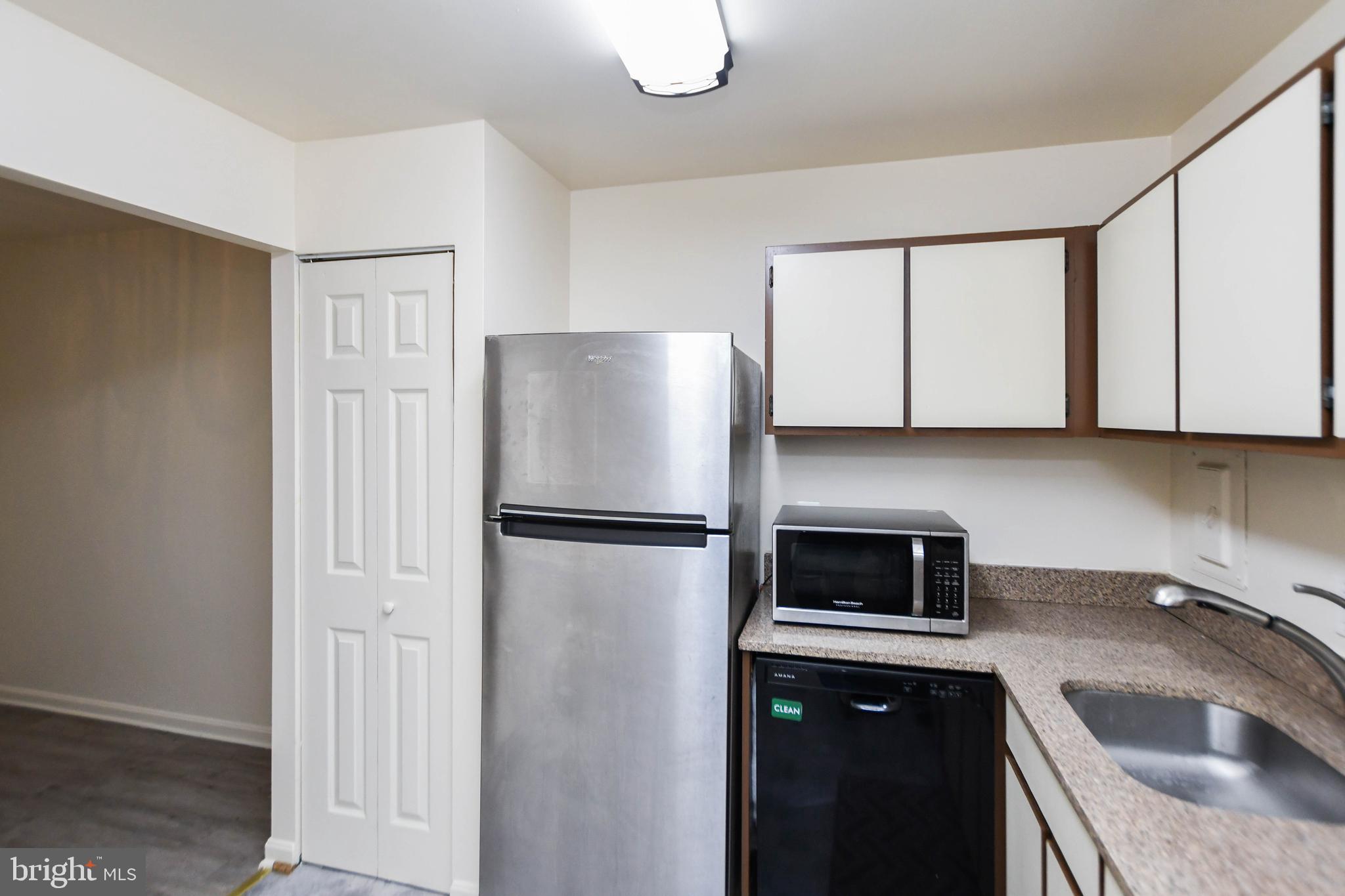 30 CANTERBURY SQUARE 202