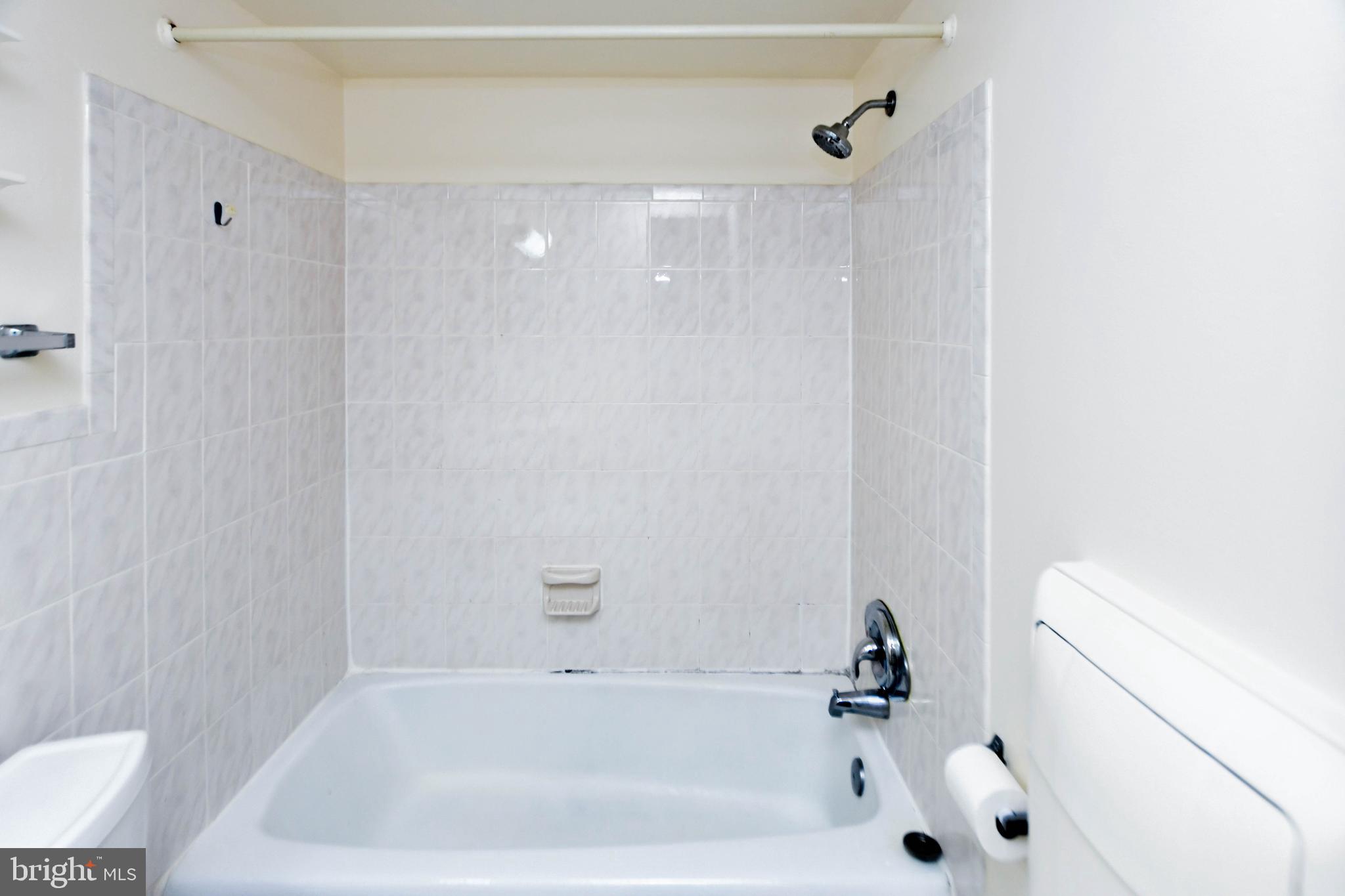 30 CANTERBURY SQUARE 202