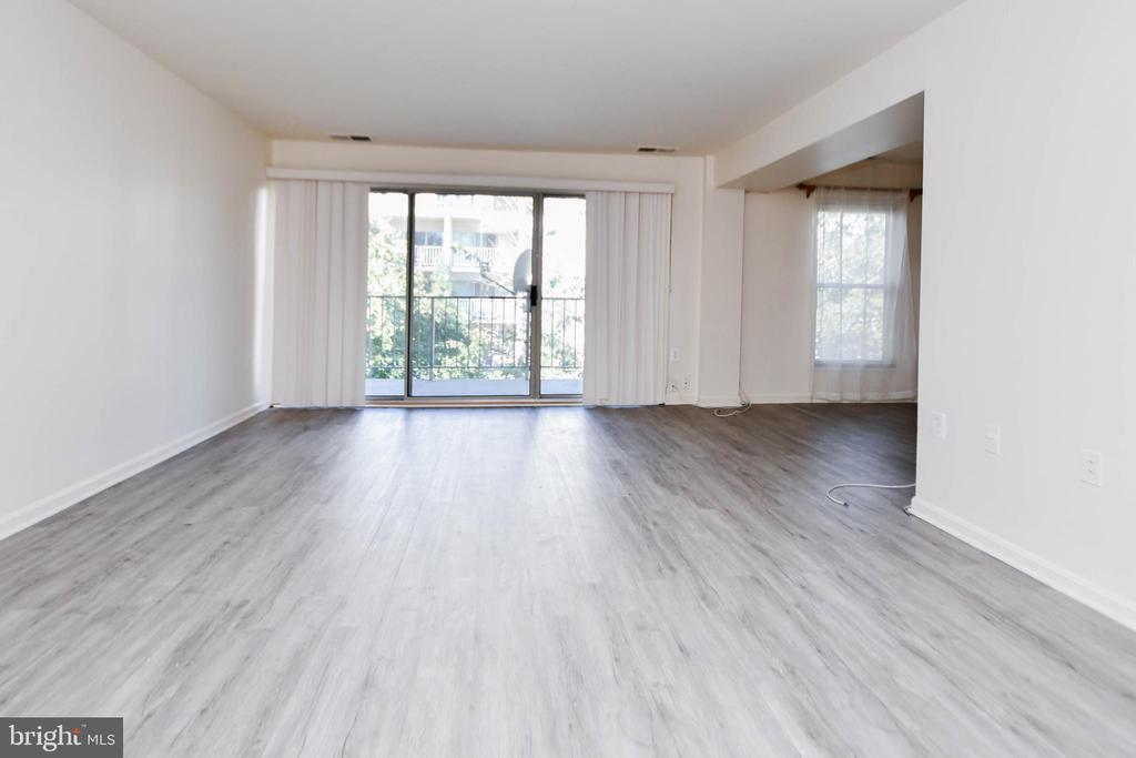 30 CANTERBURY SQUARE 202