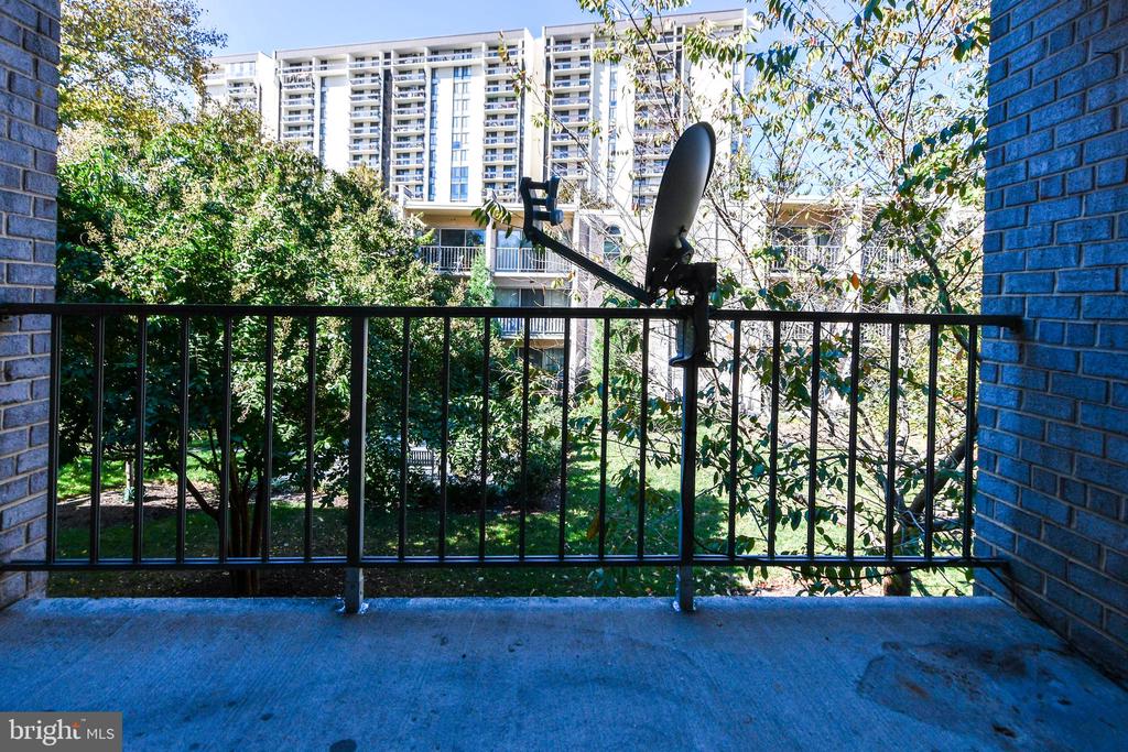 30 CANTERBURY SQUARE 202
