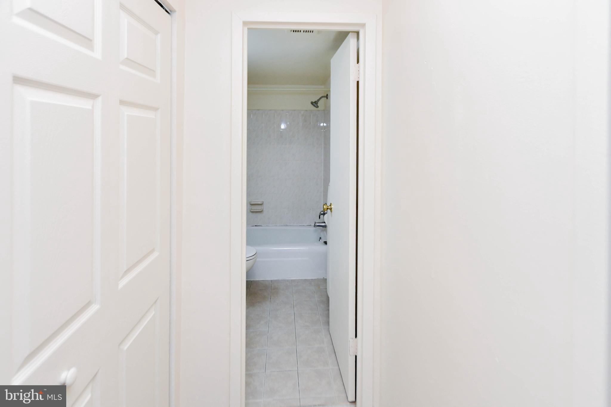 30 CANTERBURY SQUARE 202