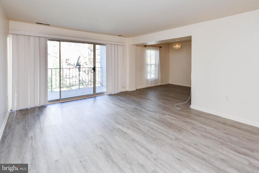 30 CANTERBURY SQUARE 202