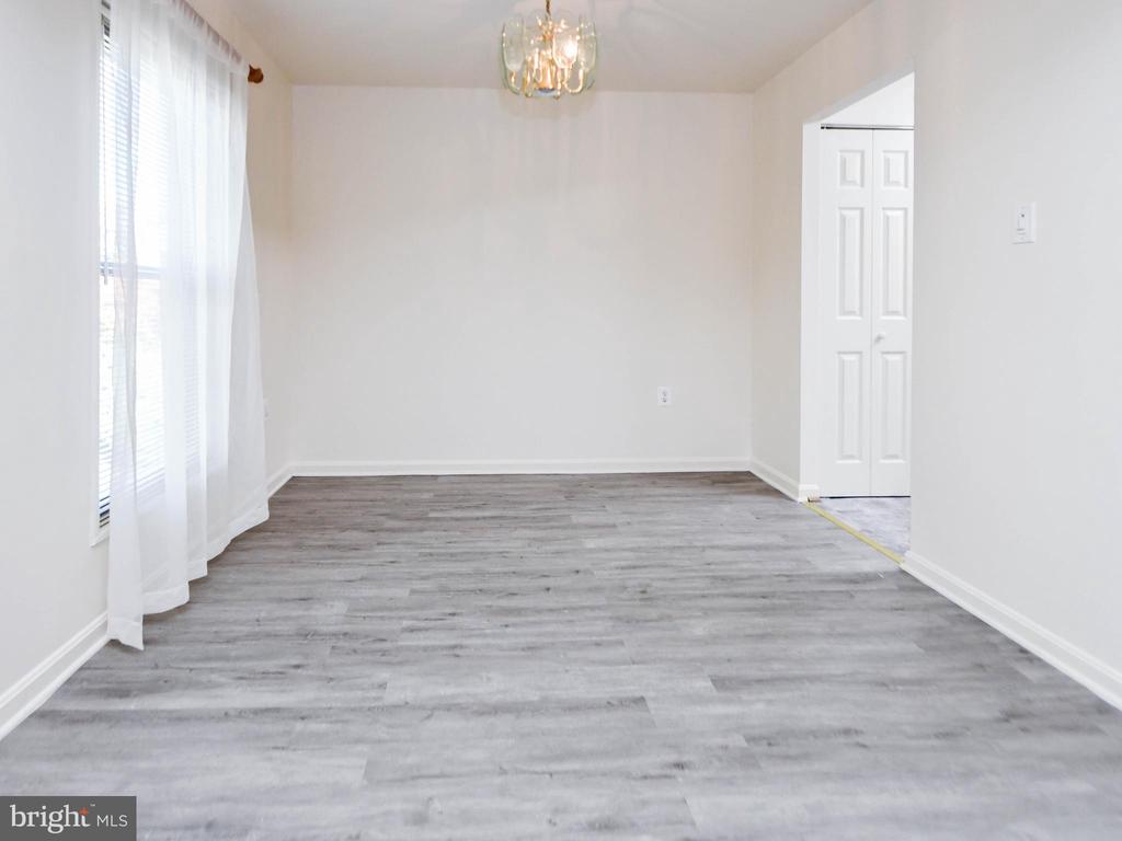 30 CANTERBURY SQUARE 202