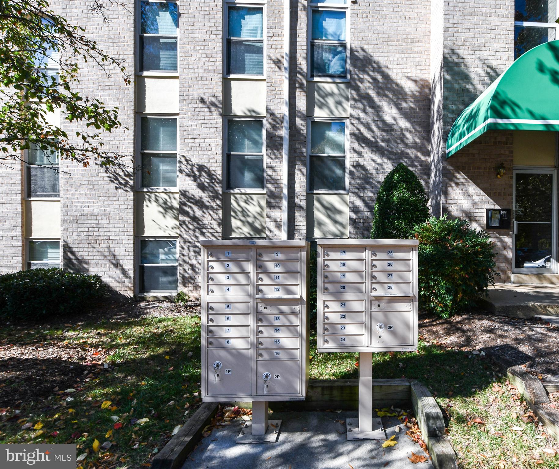 30 CANTERBURY SQUARE 202