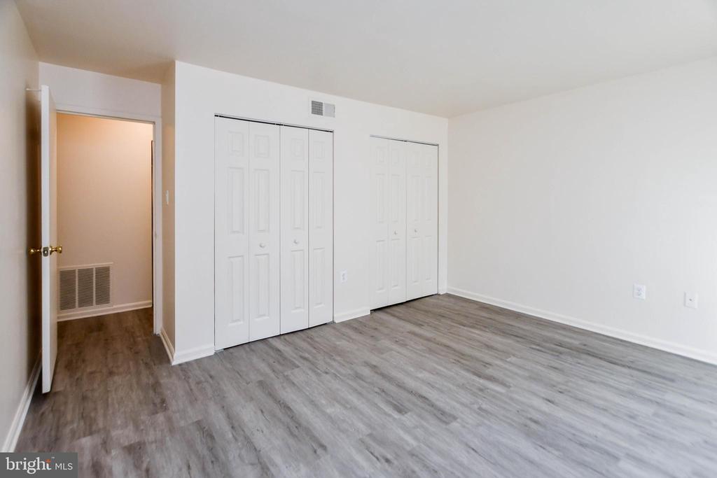 30 CANTERBURY SQUARE 202