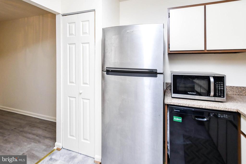 30 CANTERBURY SQUARE 202