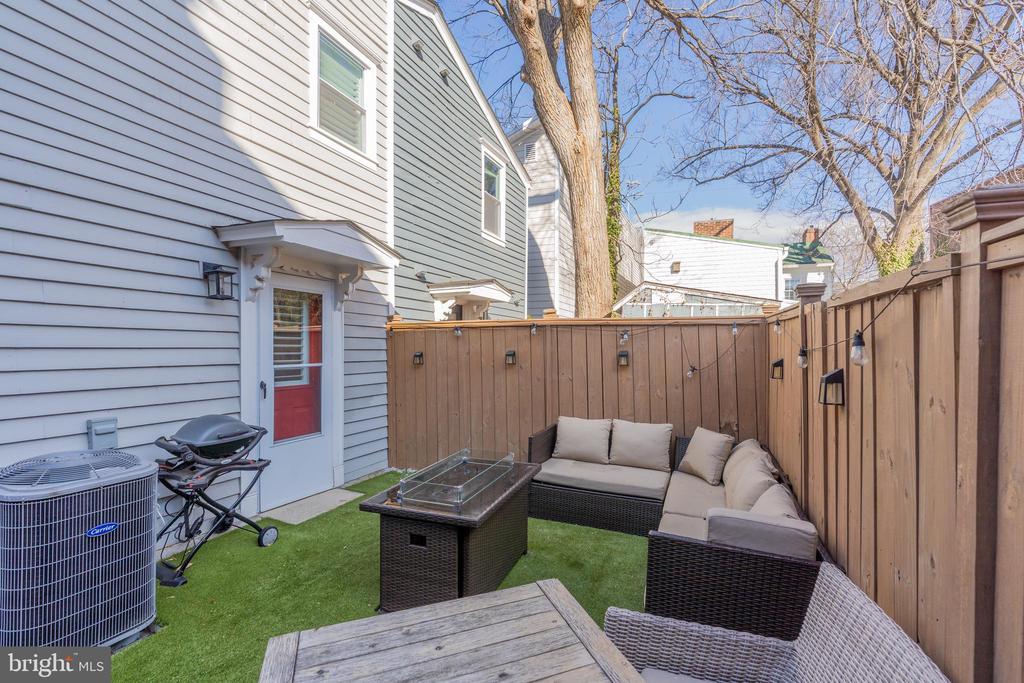 229 N HENRY STREET