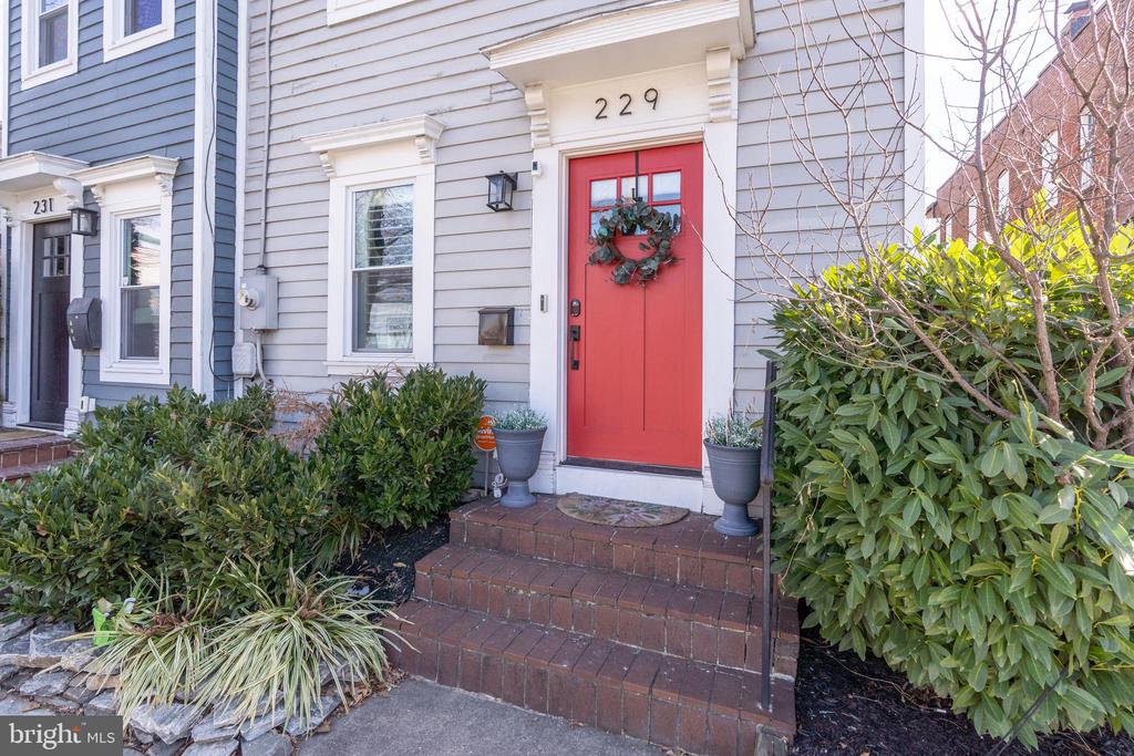 229 N HENRY STREET
