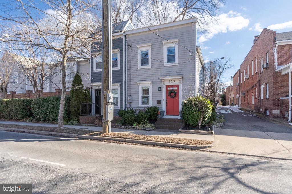 229 N HENRY STREET