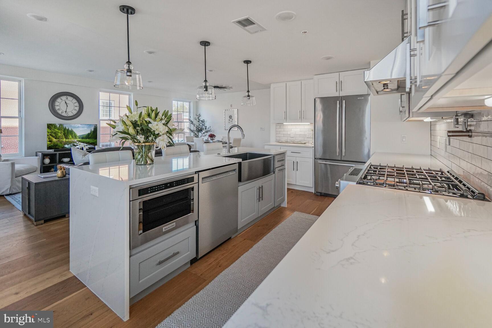 312 S WASHINGTON STREET 202