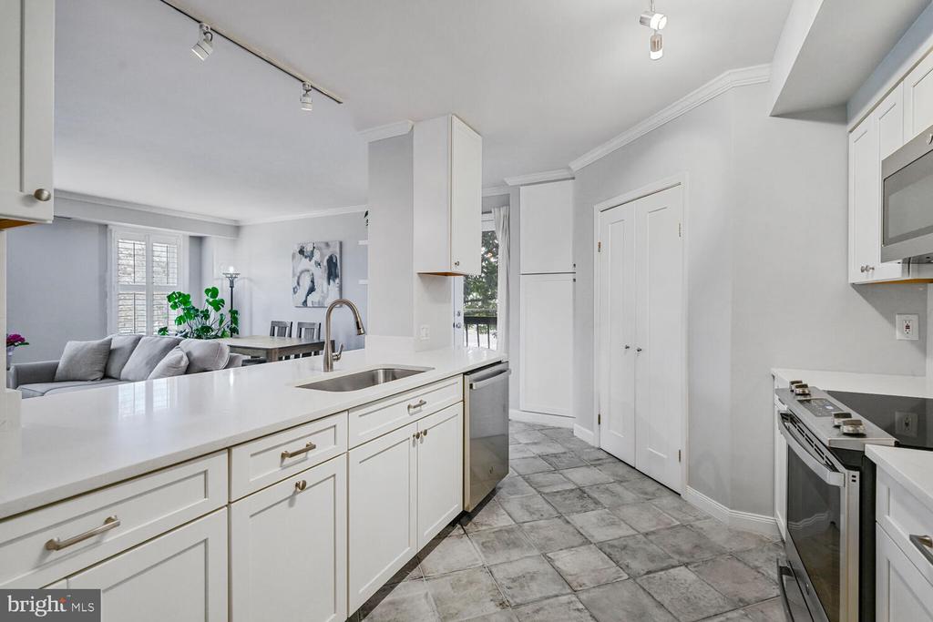 800 S SAINT ASAPH STREET 218