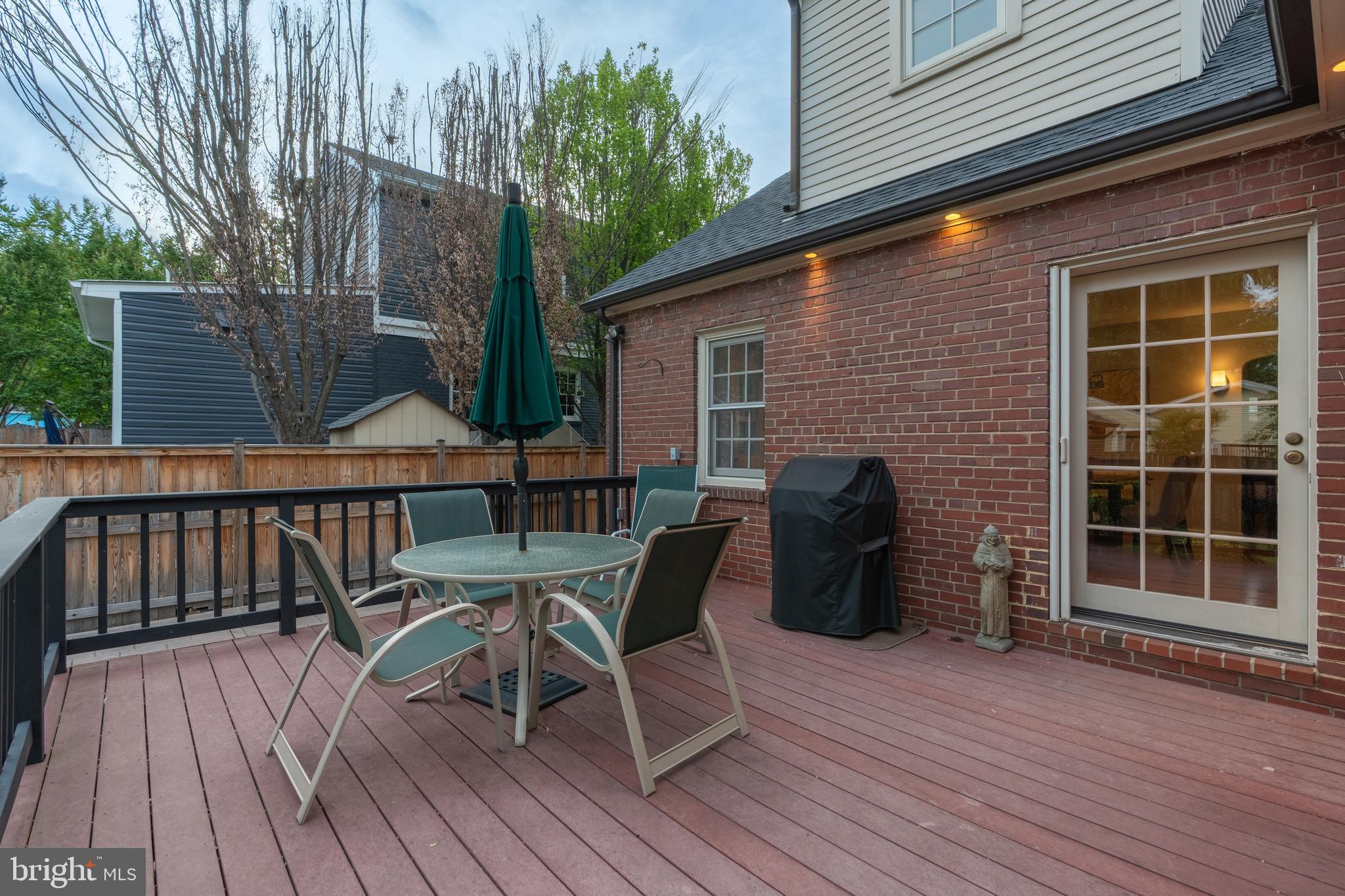 10 W HOWELL AVENUE
