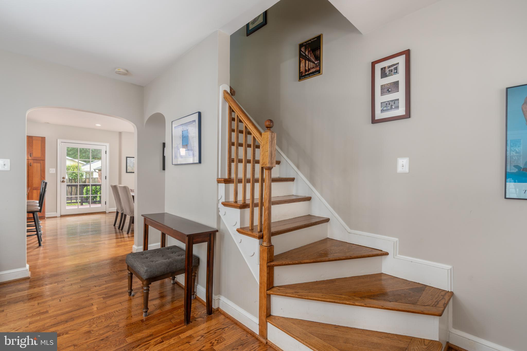 10 W HOWELL AVENUE