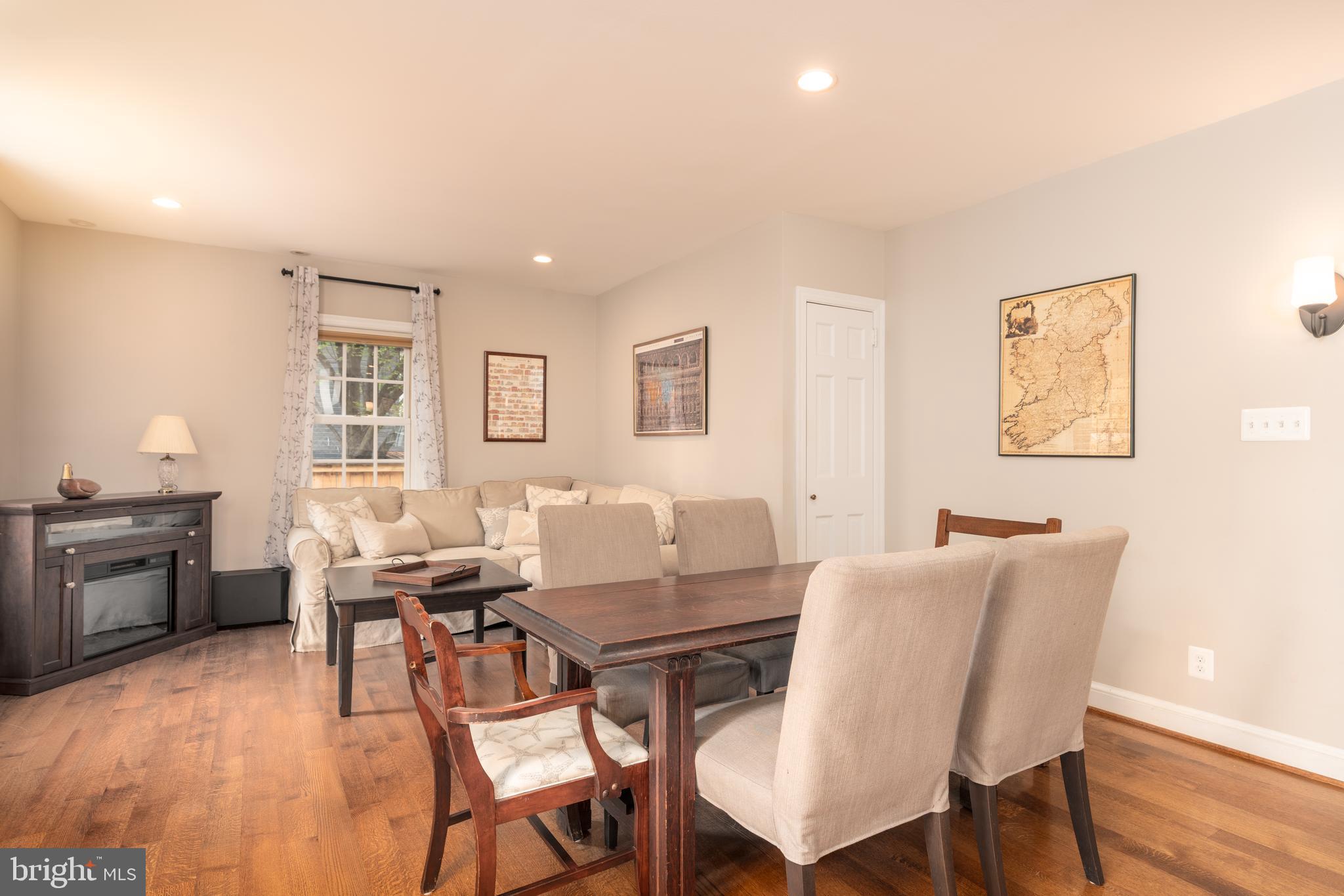 10 W HOWELL AVENUE