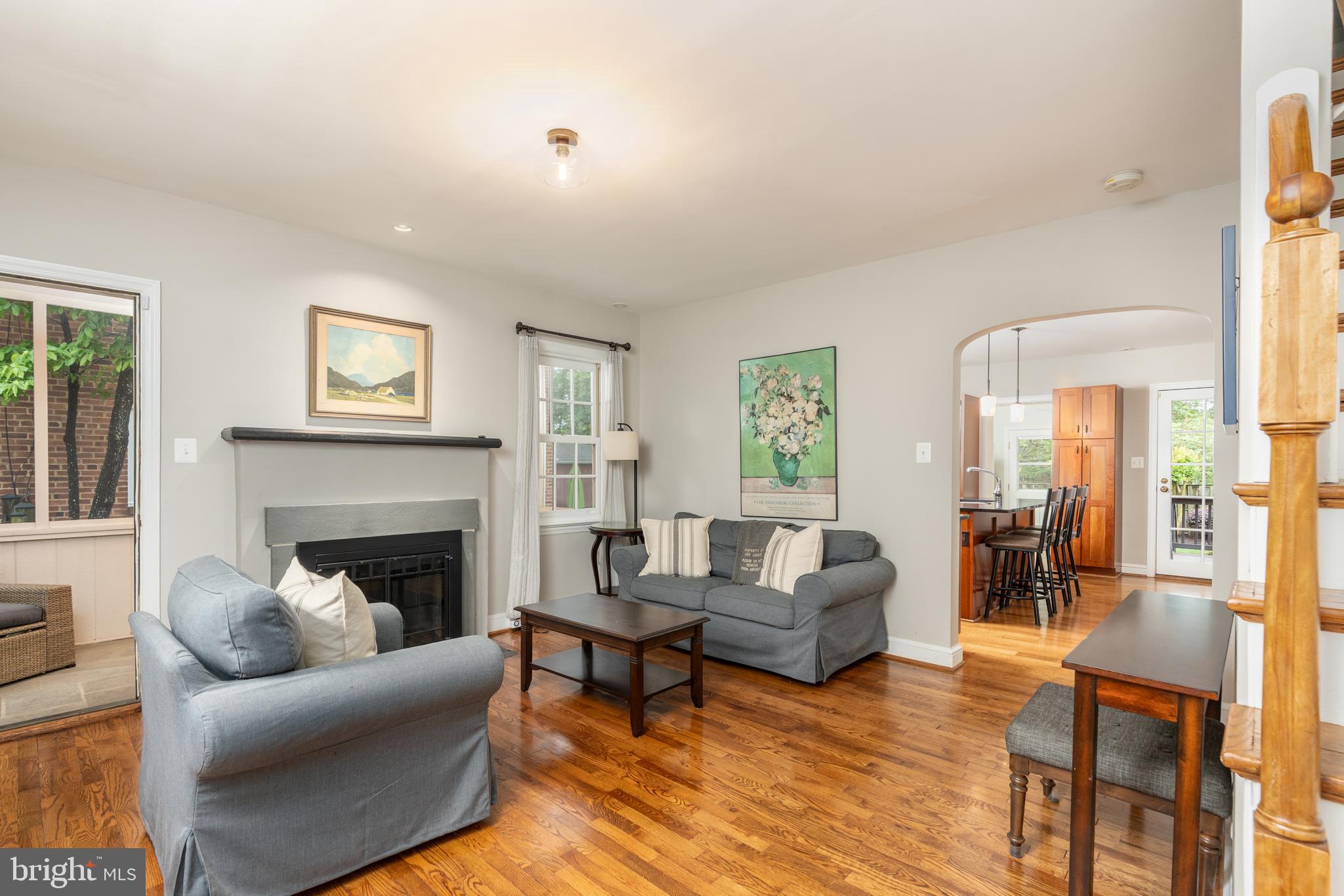 10 W HOWELL AVENUE