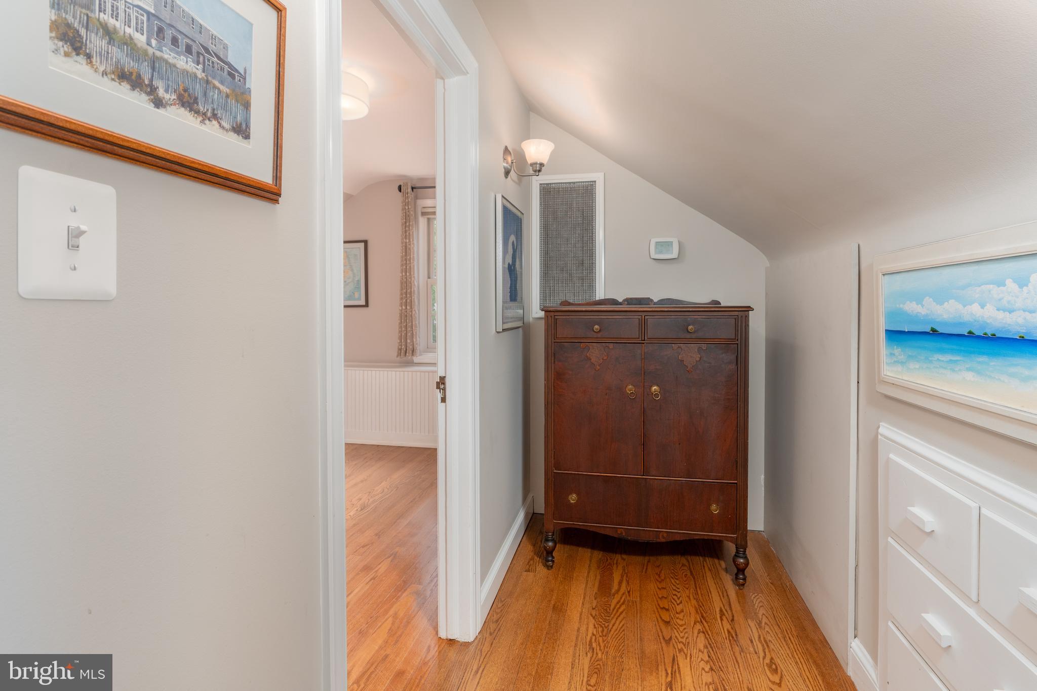 10 W HOWELL AVENUE