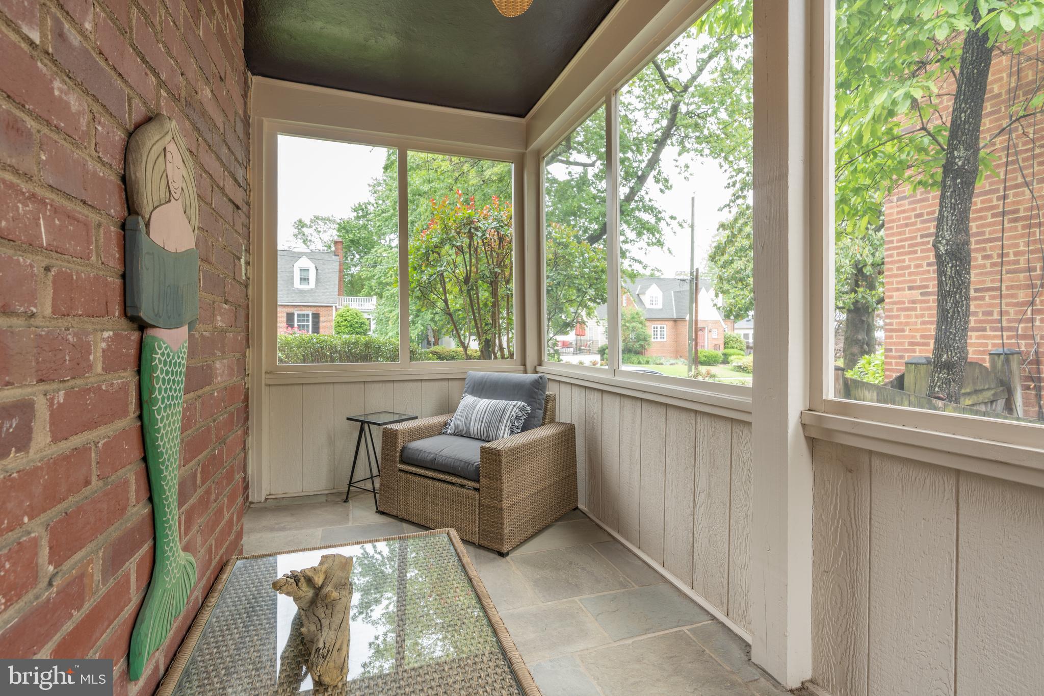10 W HOWELL AVENUE