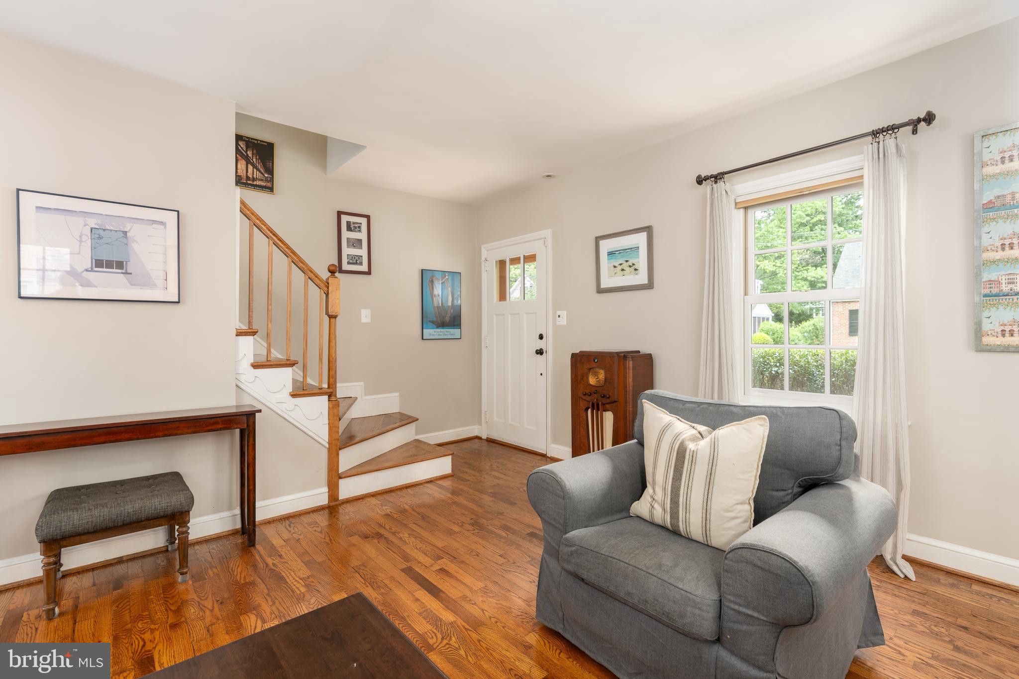 10 W HOWELL AVENUE