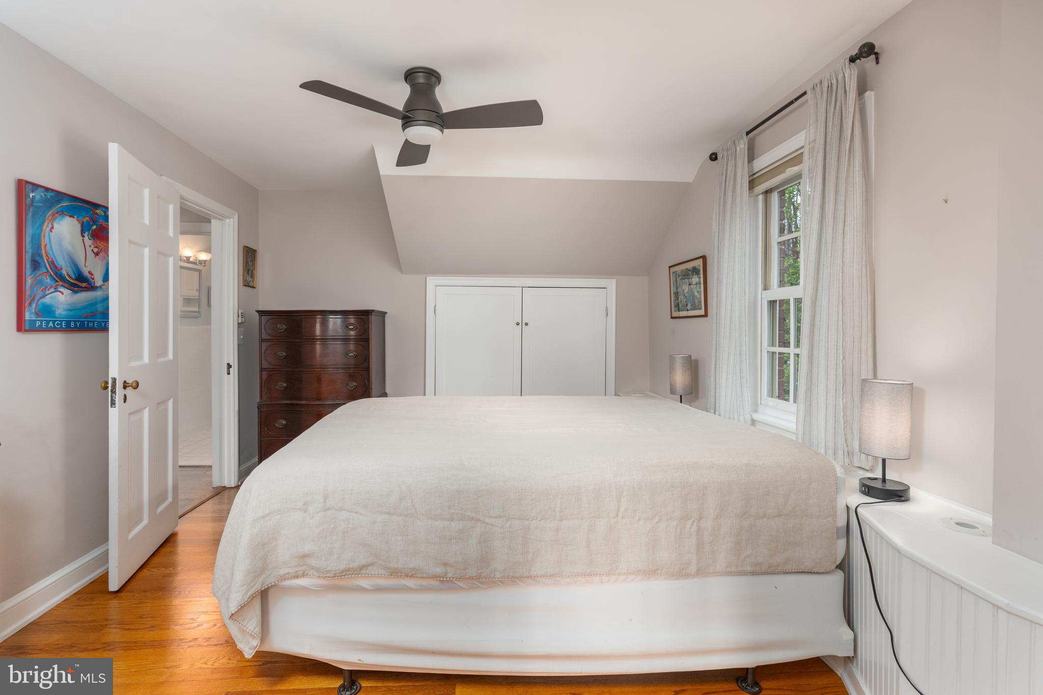 10 W HOWELL AVENUE