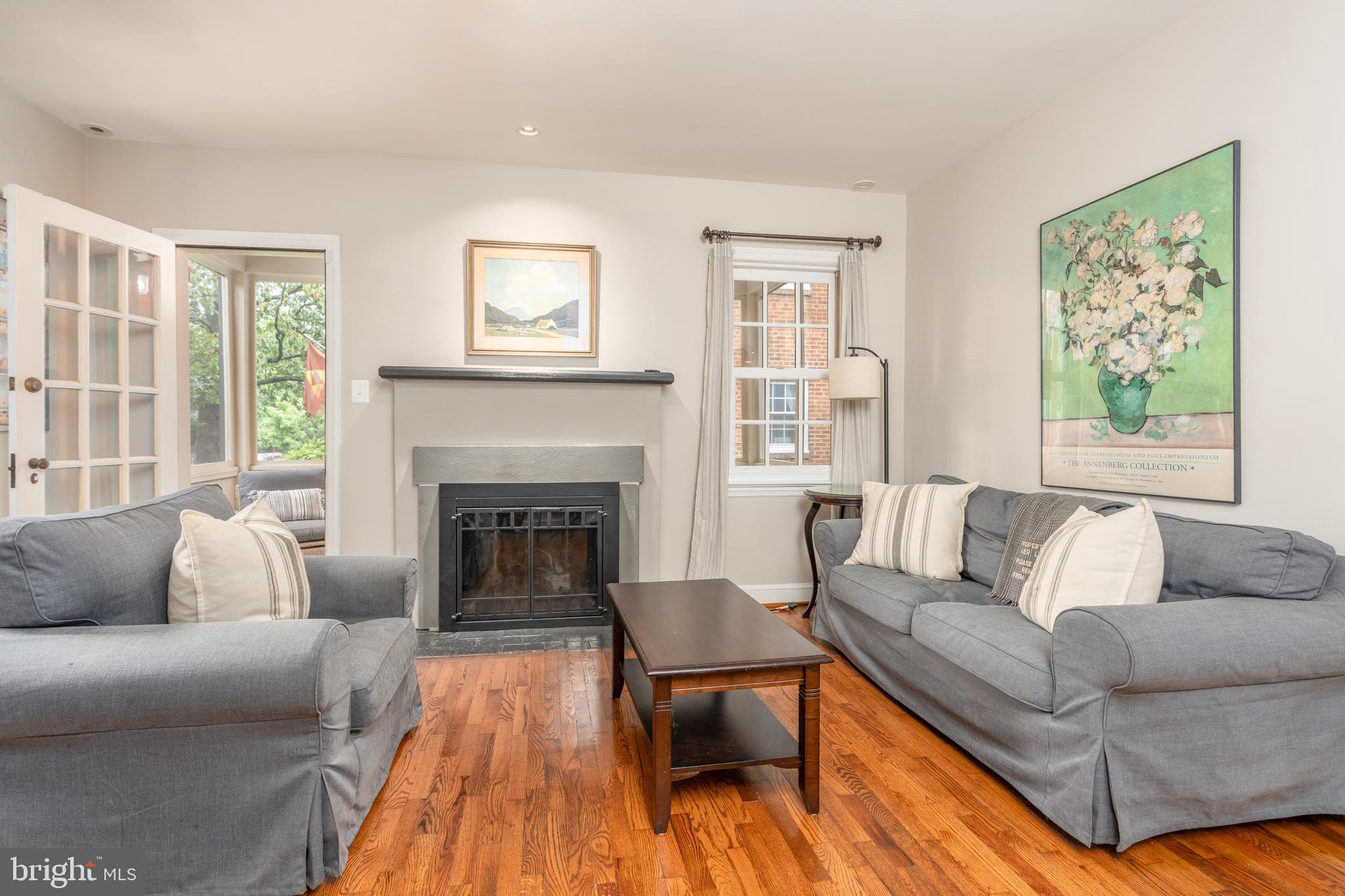 10 W HOWELL AVENUE