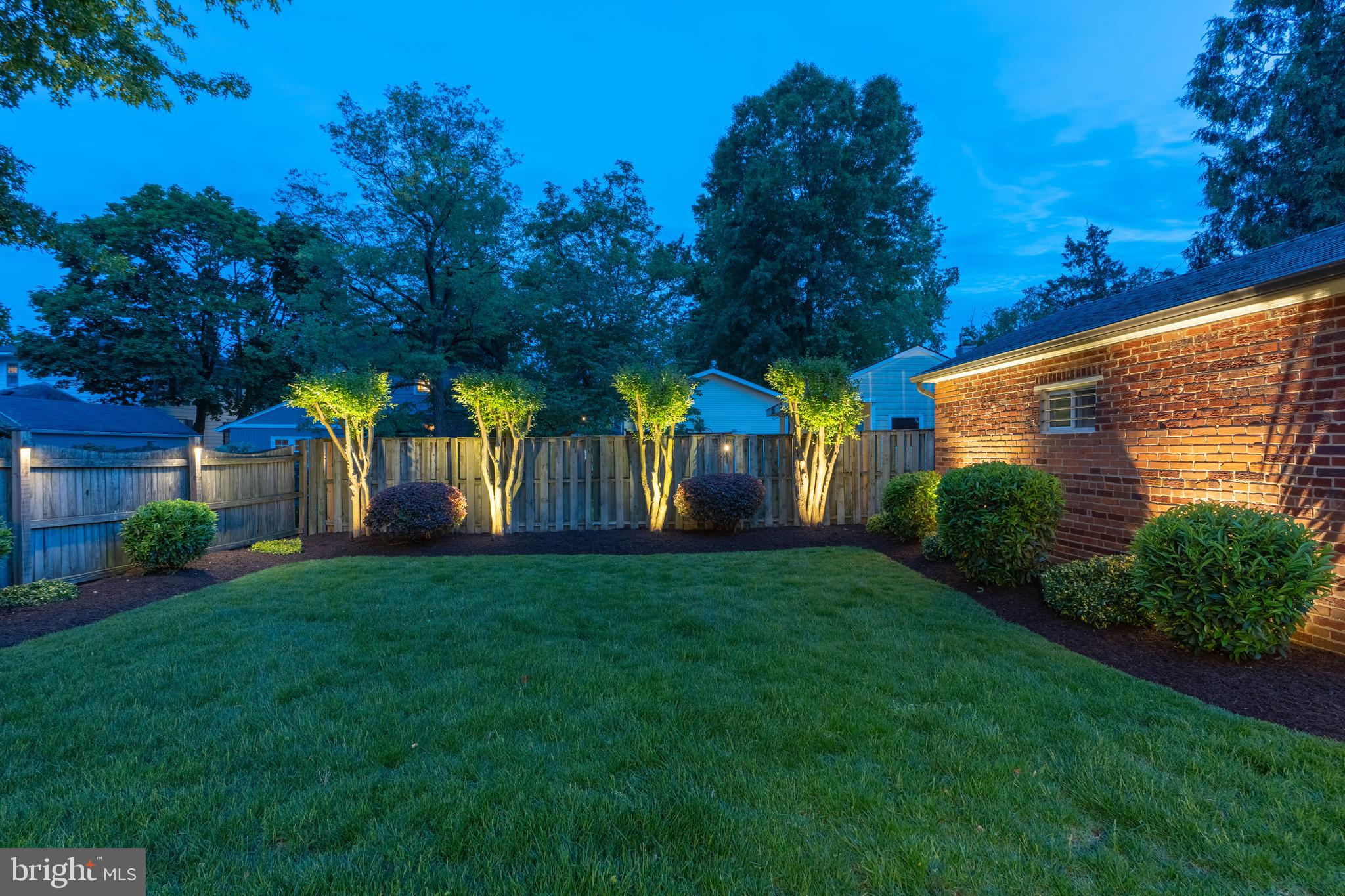 10 W HOWELL AVENUE