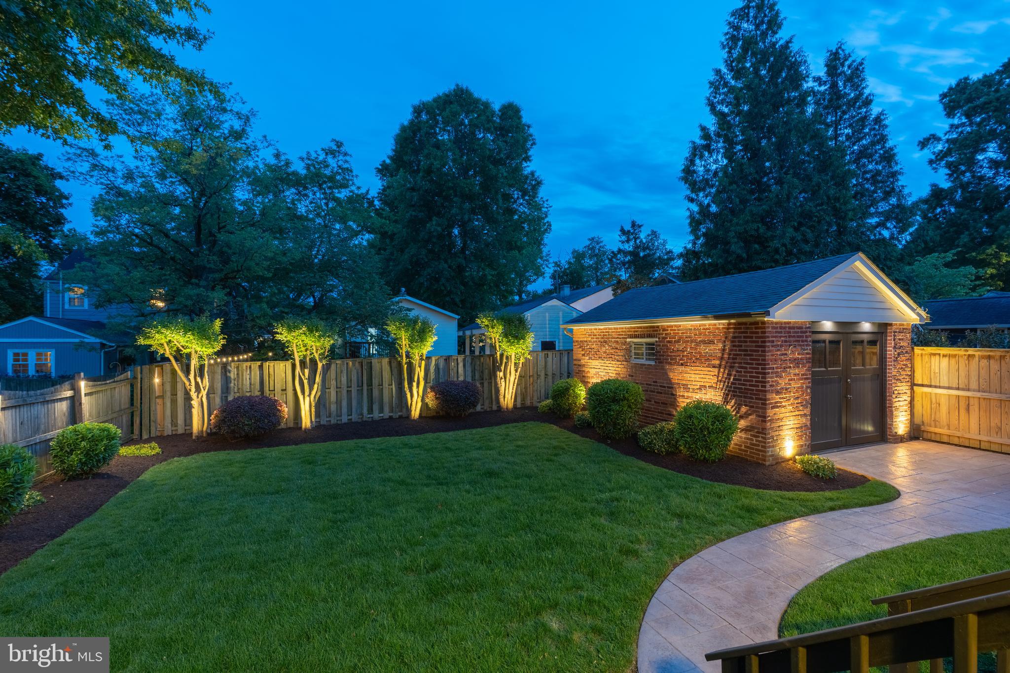 10 W HOWELL AVENUE