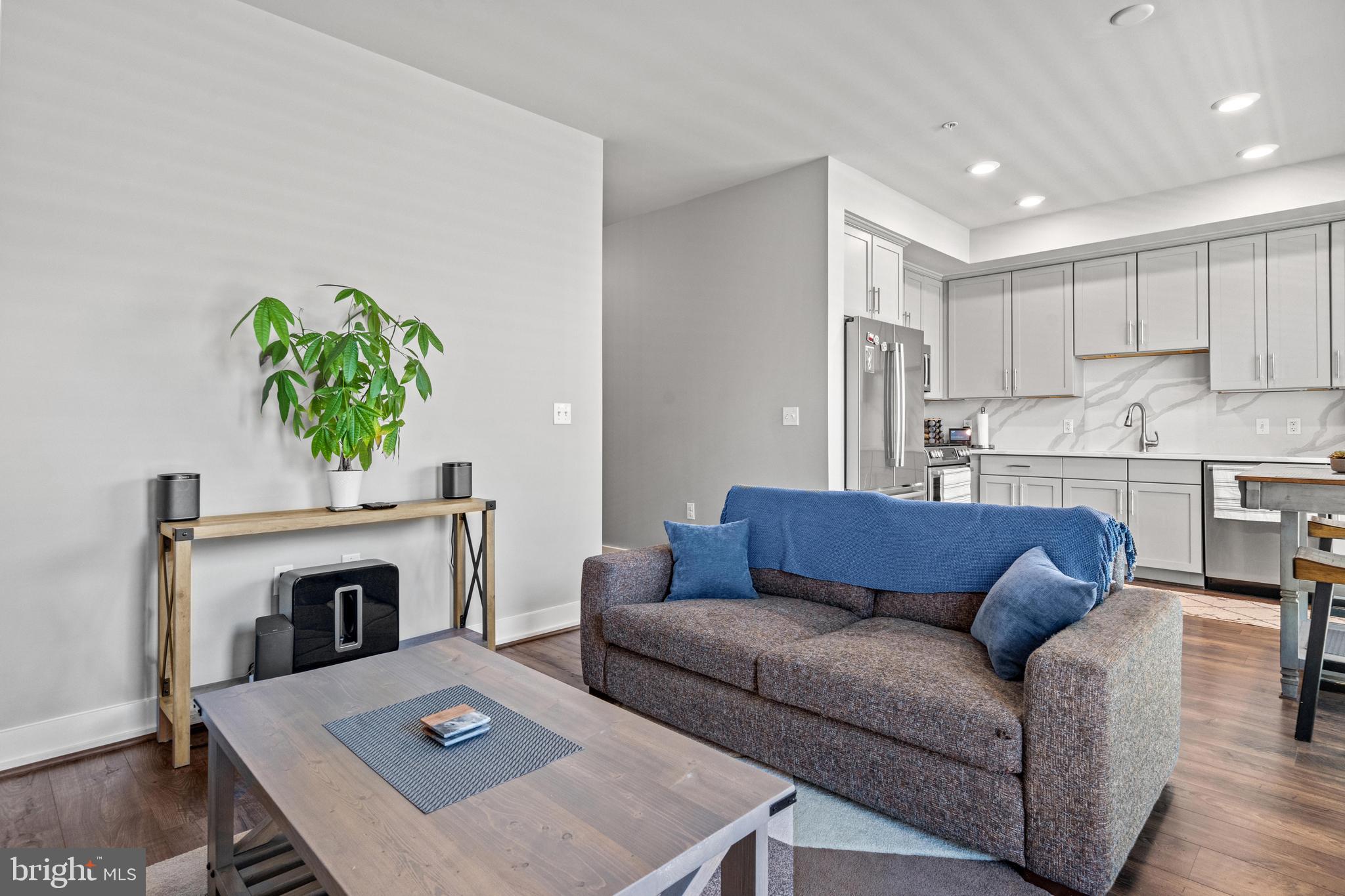 1800 MOUNT VERNON AVENUE 203