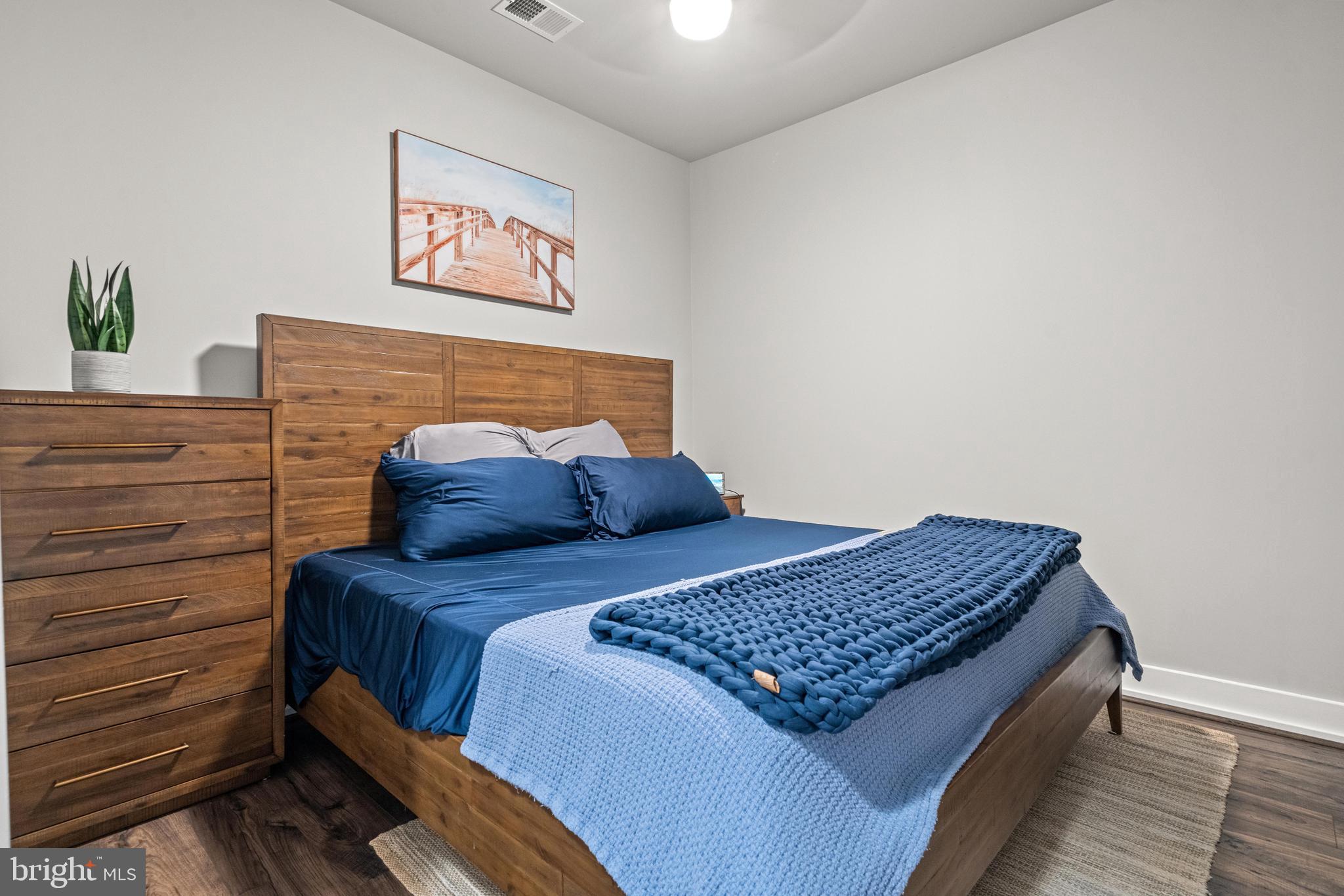 1800 MOUNT VERNON AVENUE 203